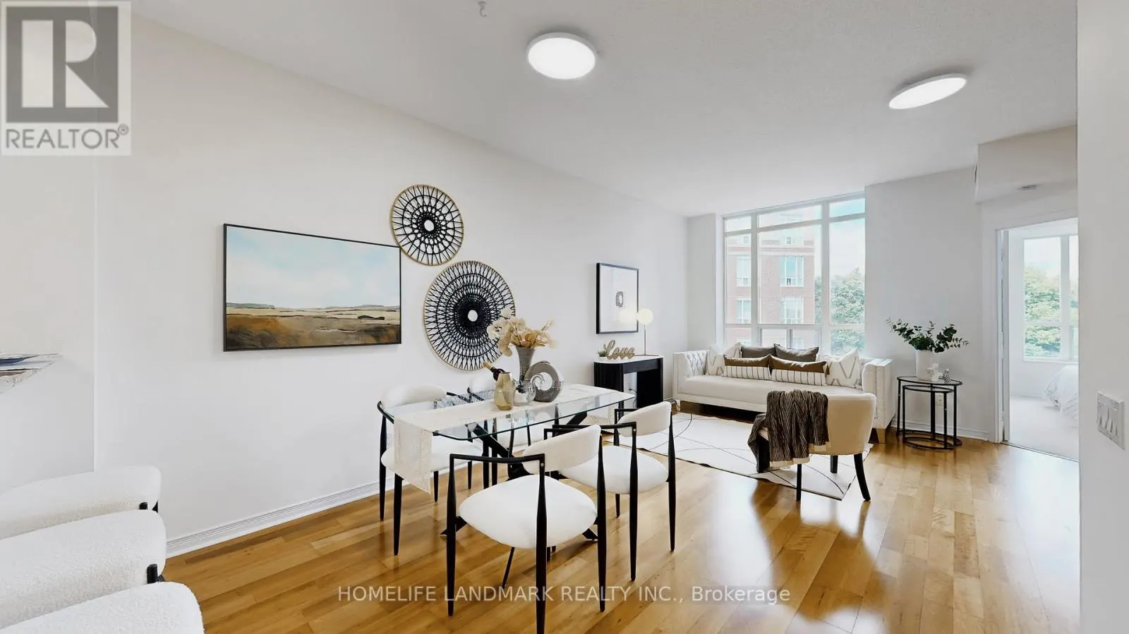 404 - 451 ROSEWELL AVENUE