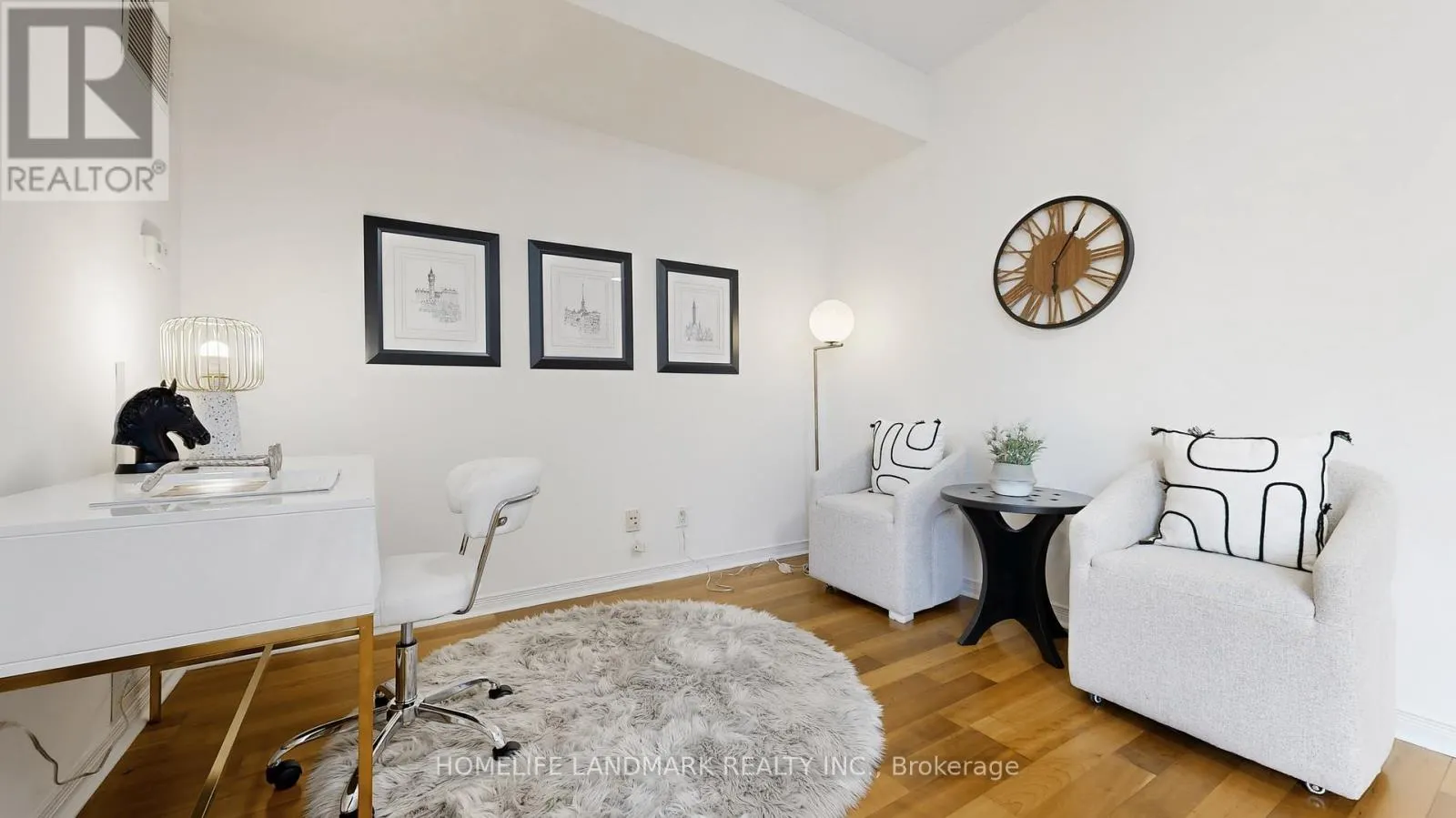 404 - 451 ROSEWELL AVENUE