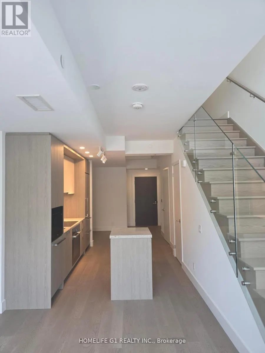 7 - 6 GREENBRIAR ROAD