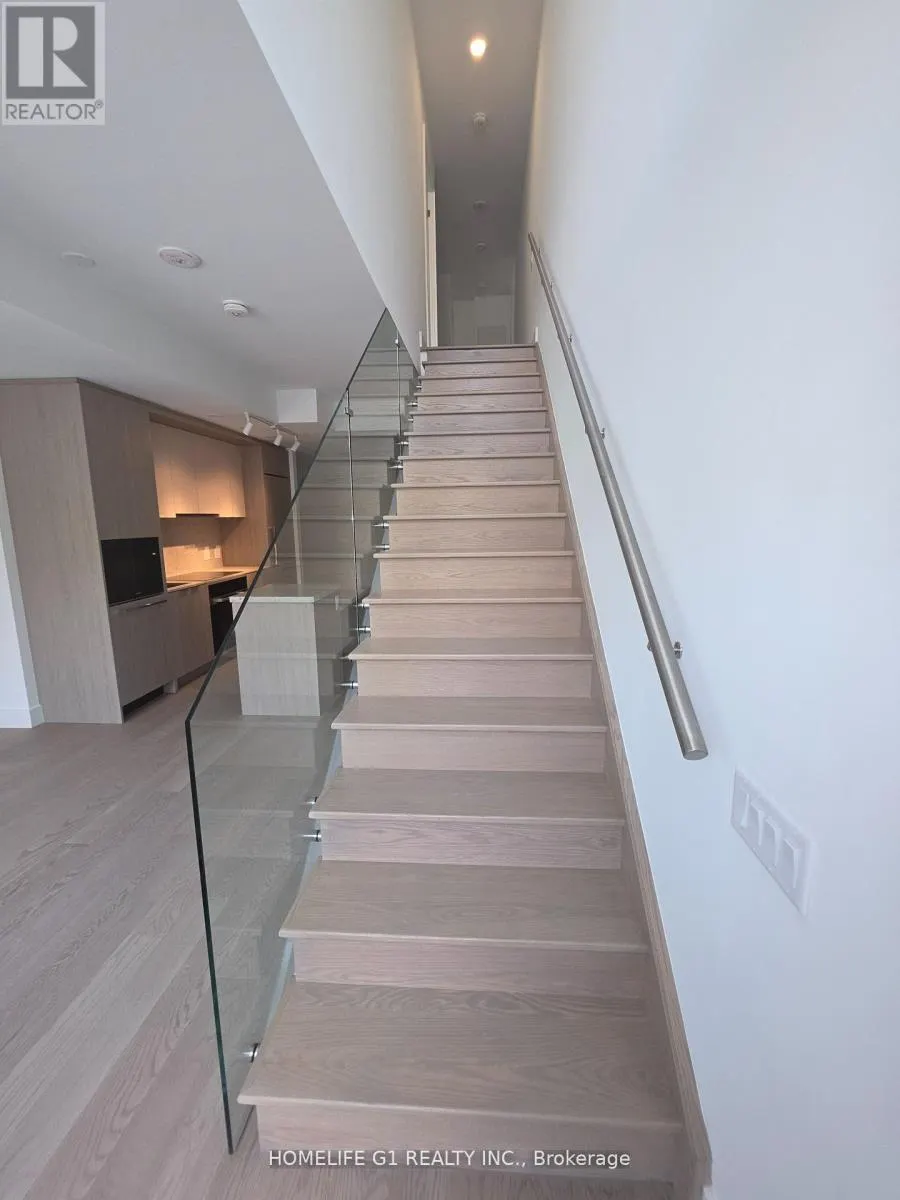 7 - 6 GREENBRIAR ROAD