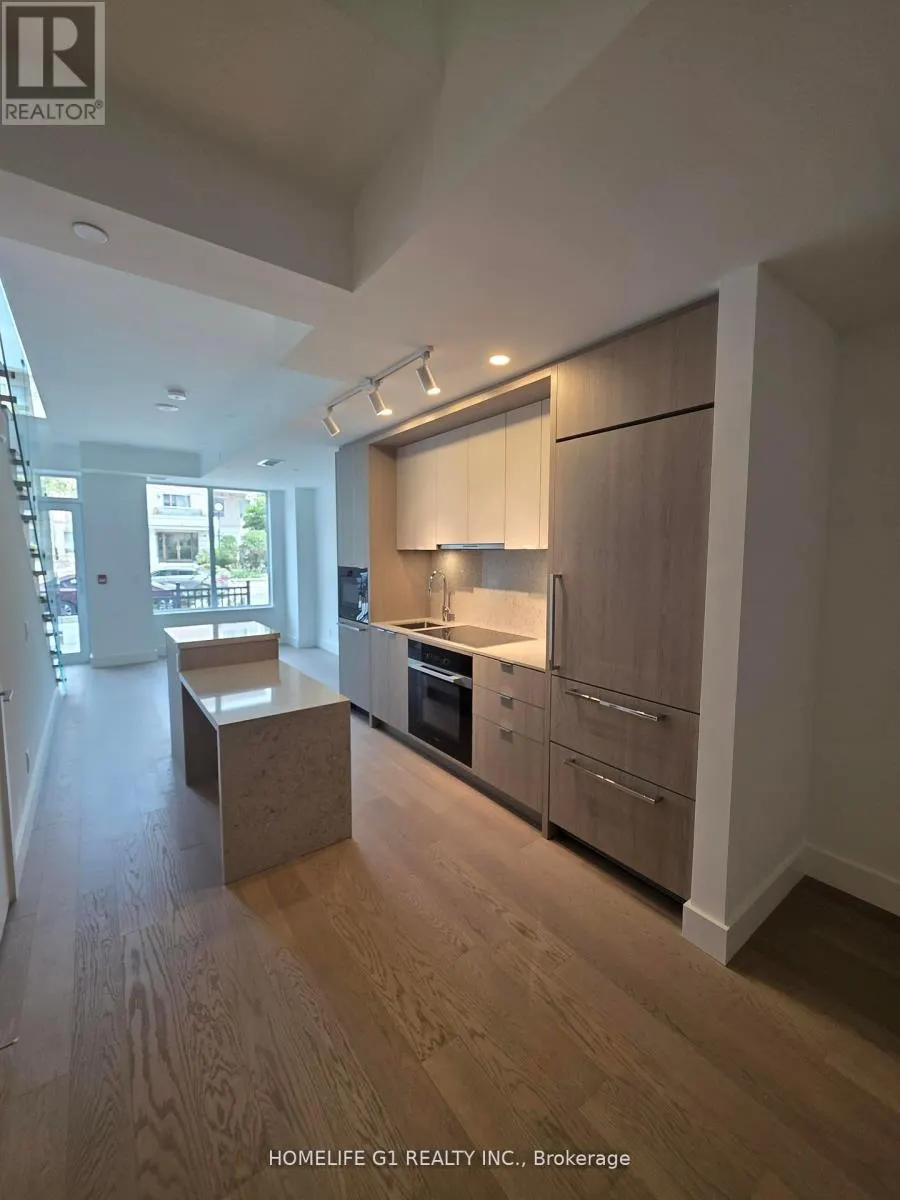 7 - 6 GREENBRIAR ROAD