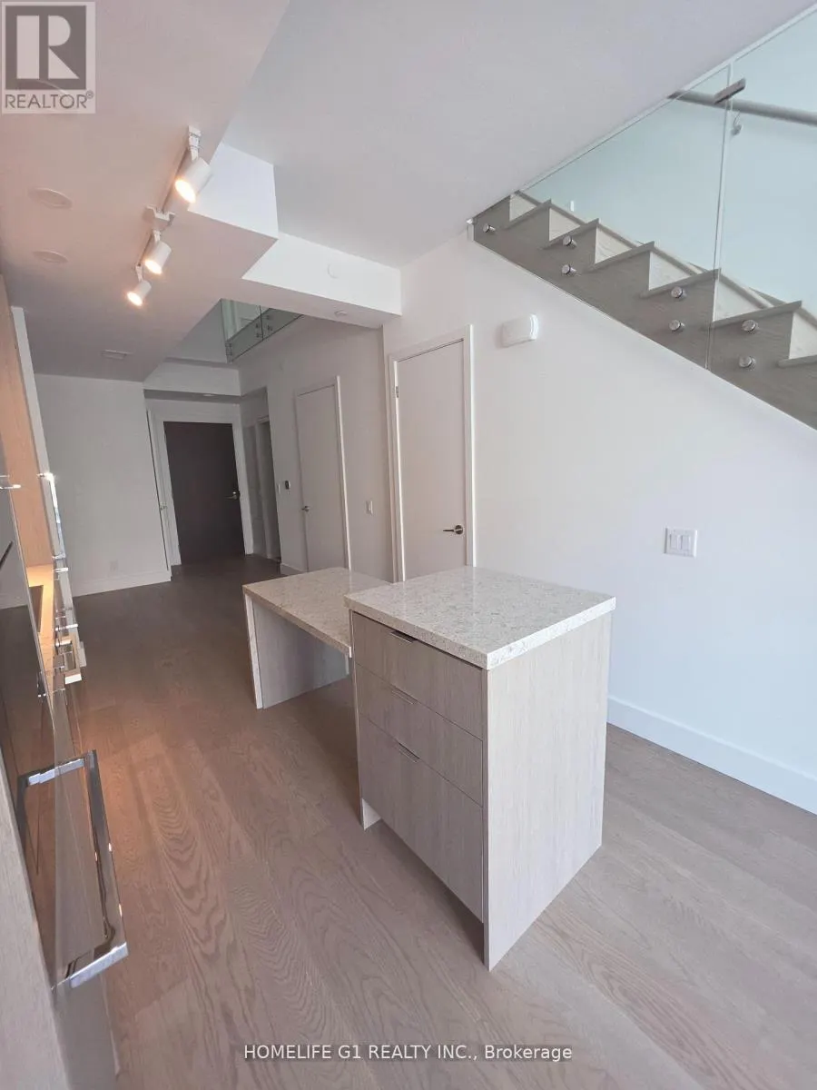 7 - 6 GREENBRIAR ROAD