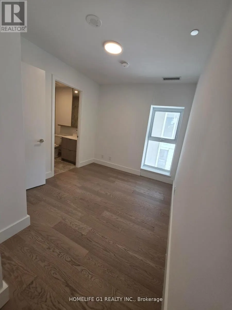 7 - 6 GREENBRIAR ROAD