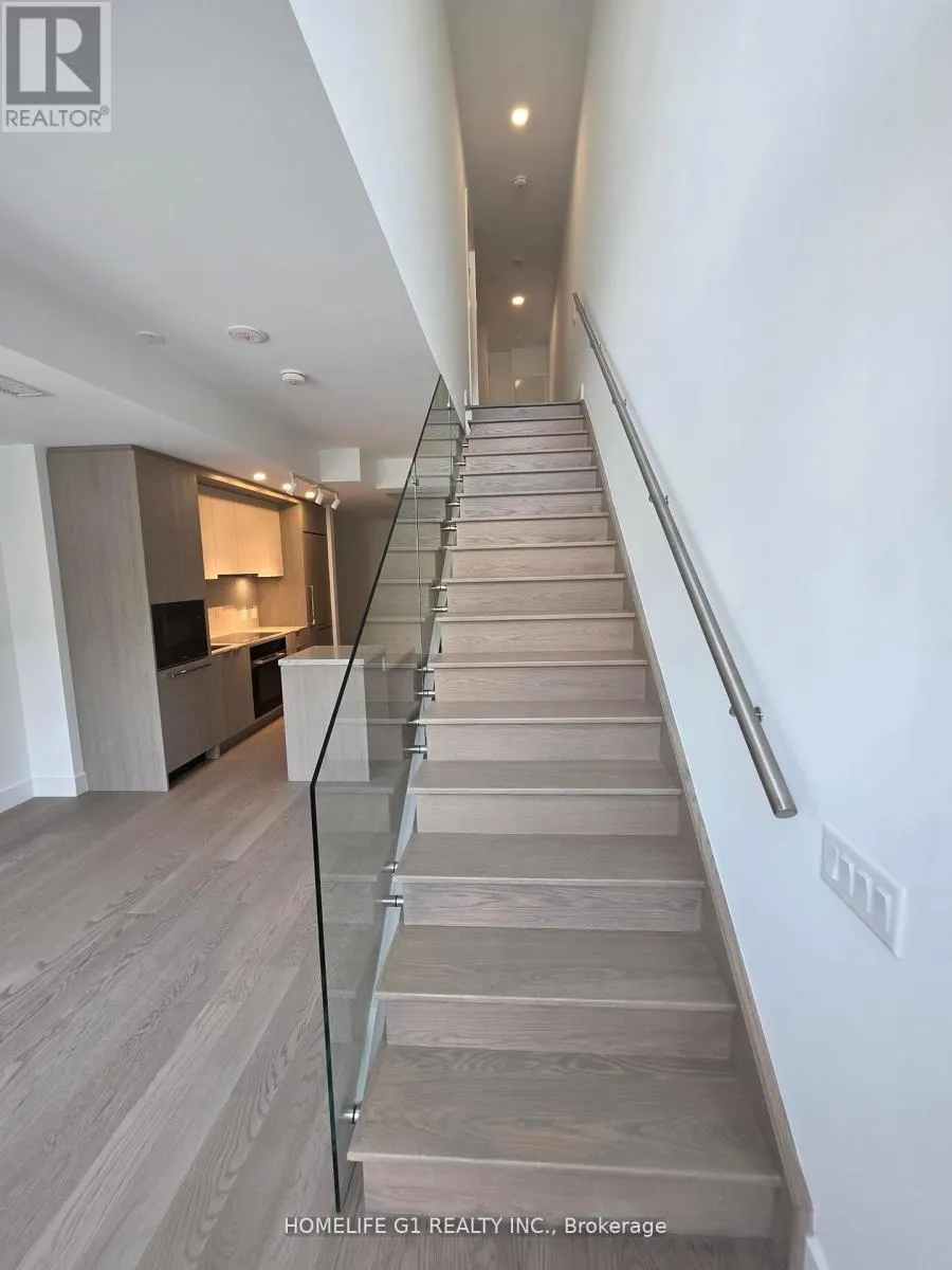 7 - 6 GREENBRIAR ROAD