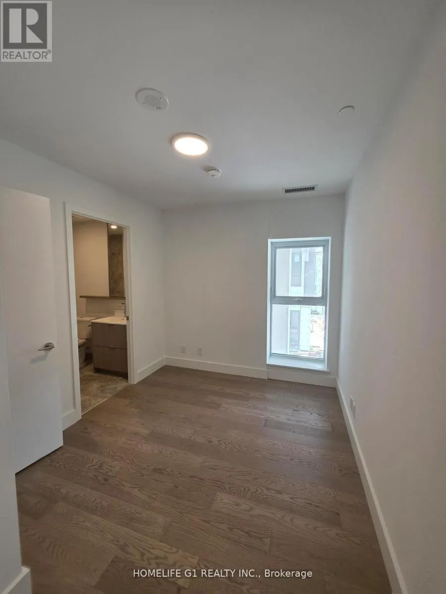 7 - 6 GREENBRIAR ROAD