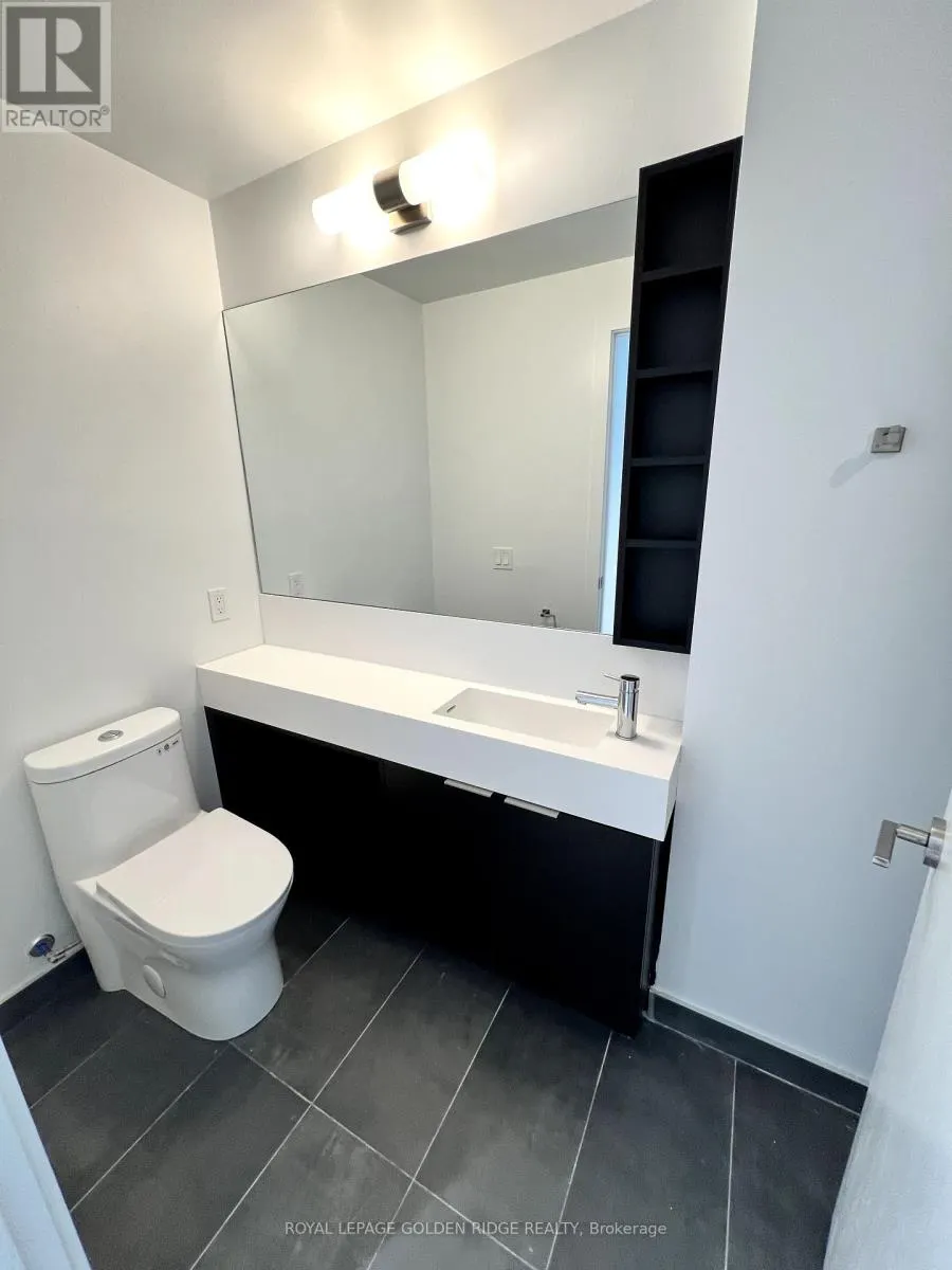 PH02 - 8 WELLESLEY STREET W