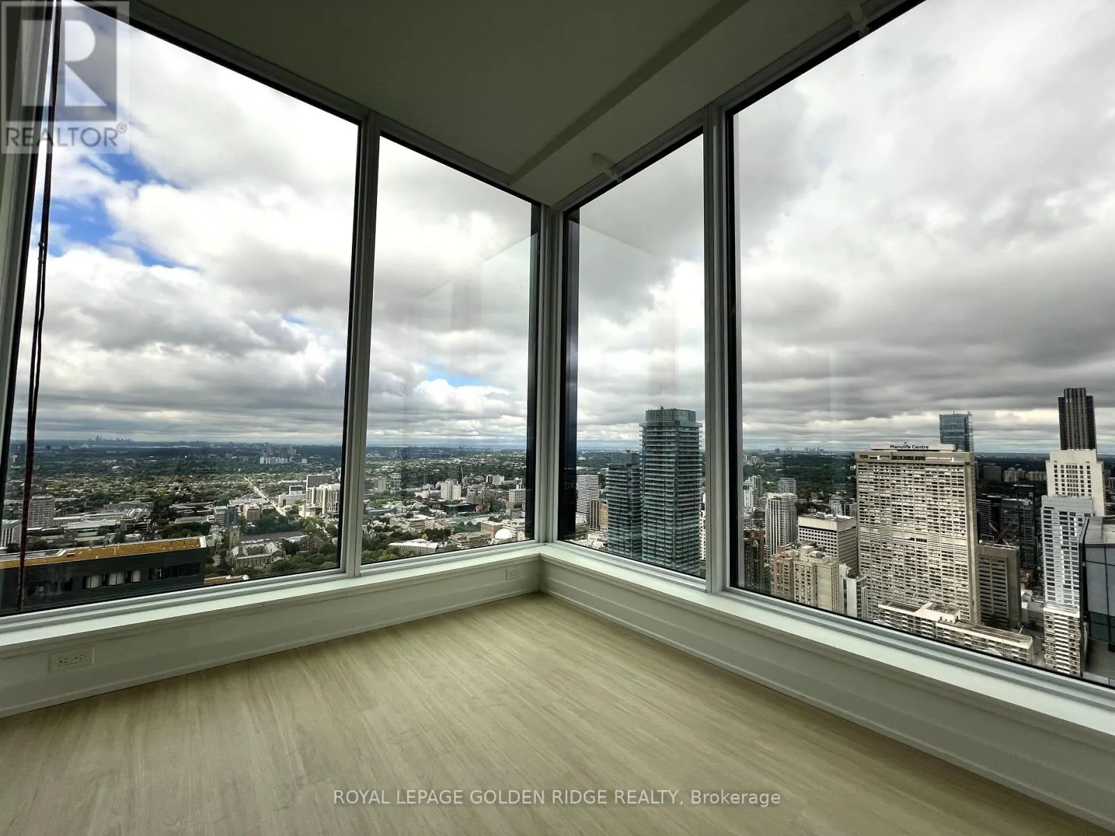PH02 - 8 WELLESLEY STREET W