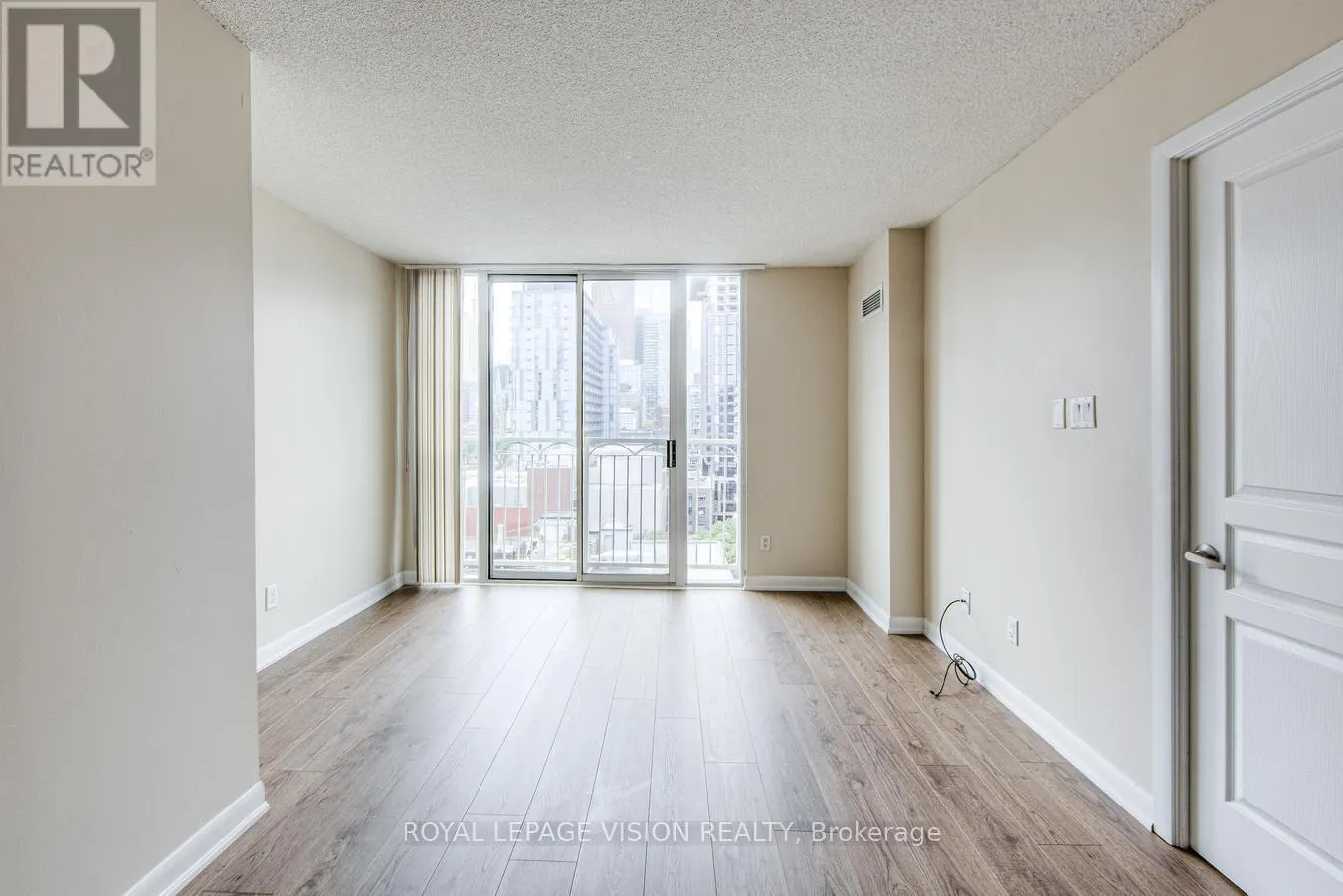 1462 - 313 RICHMOND STREET E