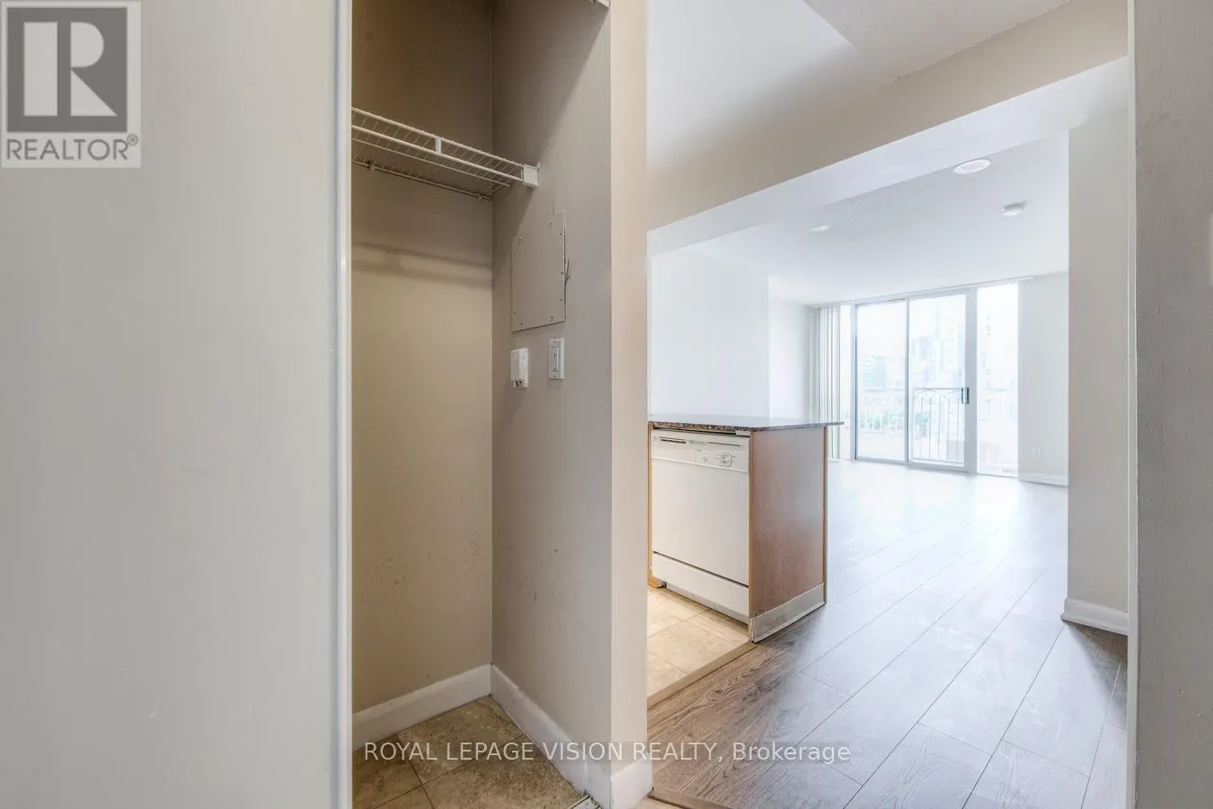 1462 - 313 RICHMOND STREET E