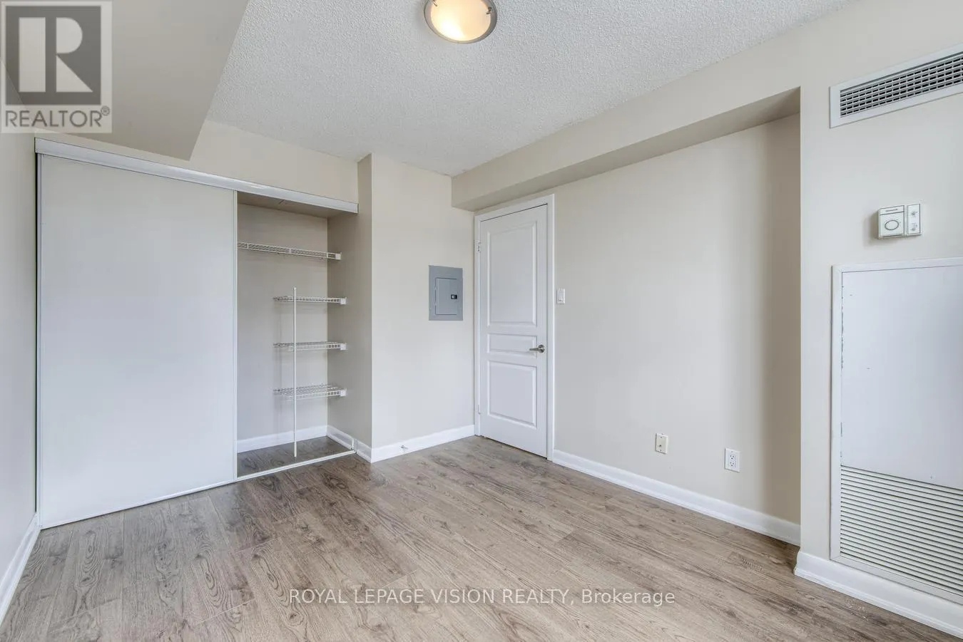 1462 - 313 RICHMOND STREET E