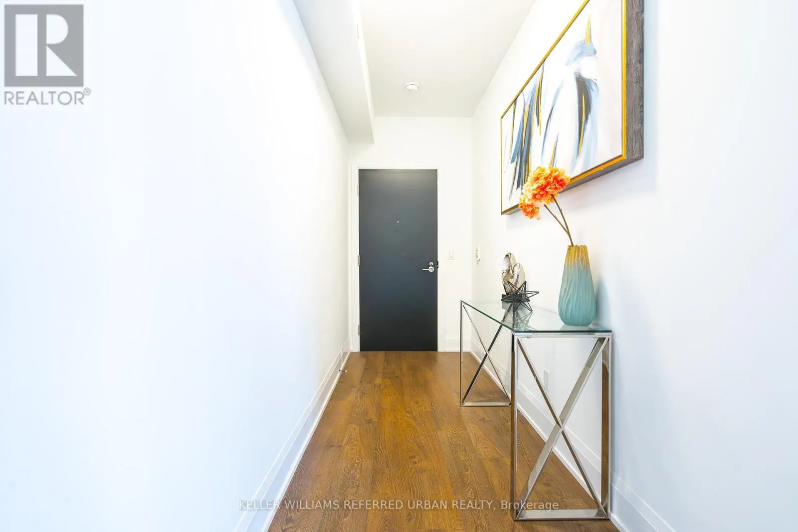 1802 - 101 ERSKINE AVENUE