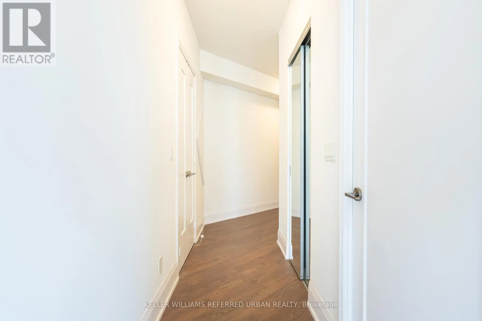 1802 - 101 ERSKINE AVENUE