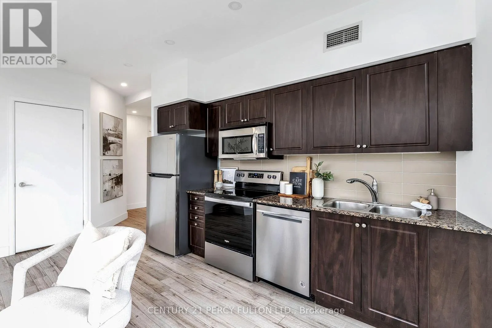 1663 - 209 FORT YORK BOULEVARD