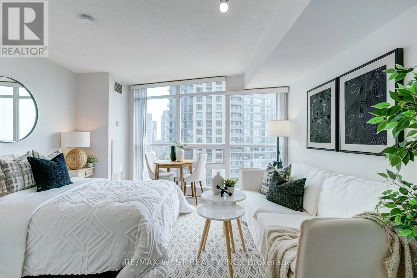 1407 - 219 FORT YORK BOULEVARD