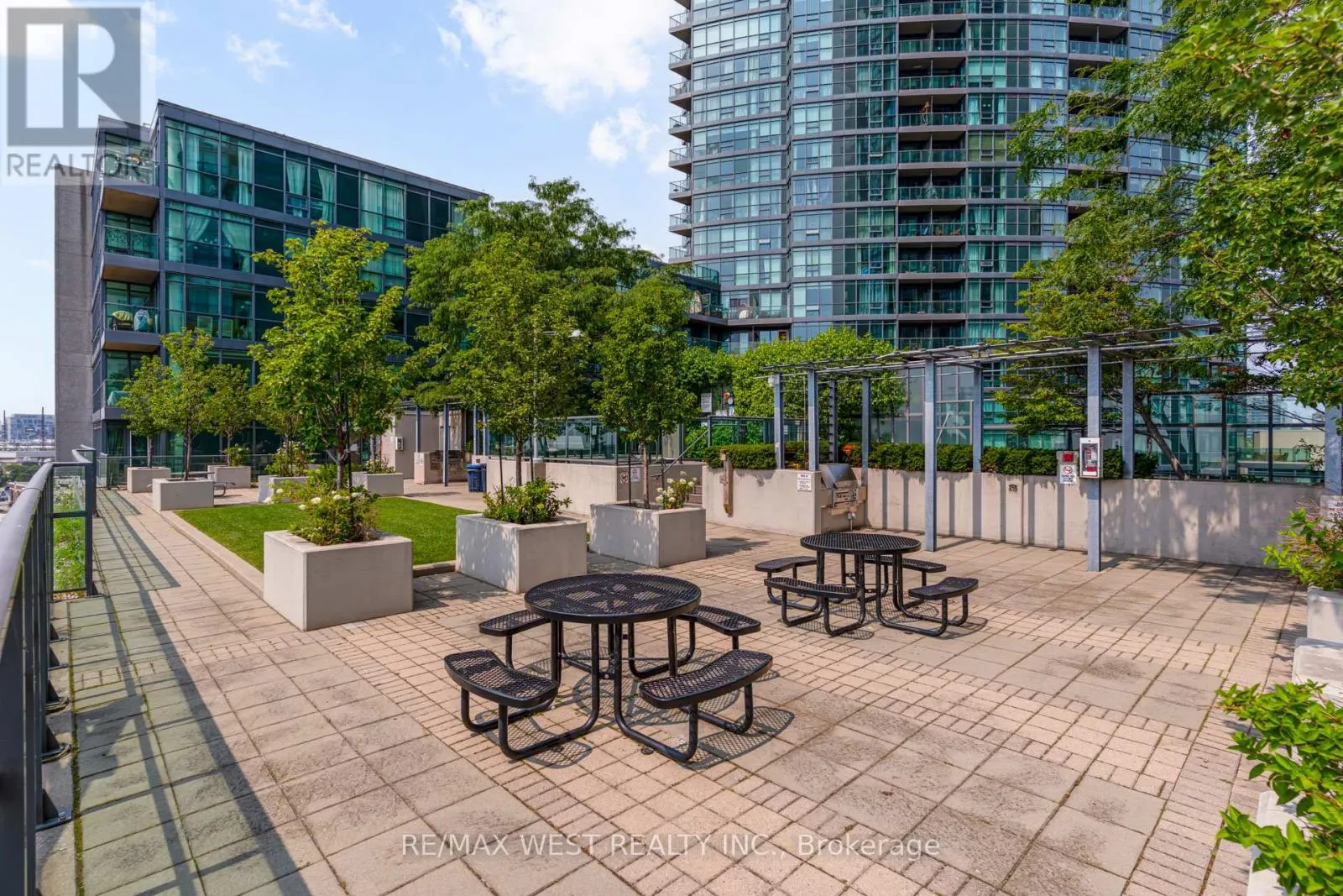1407 - 219 FORT YORK BOULEVARD
