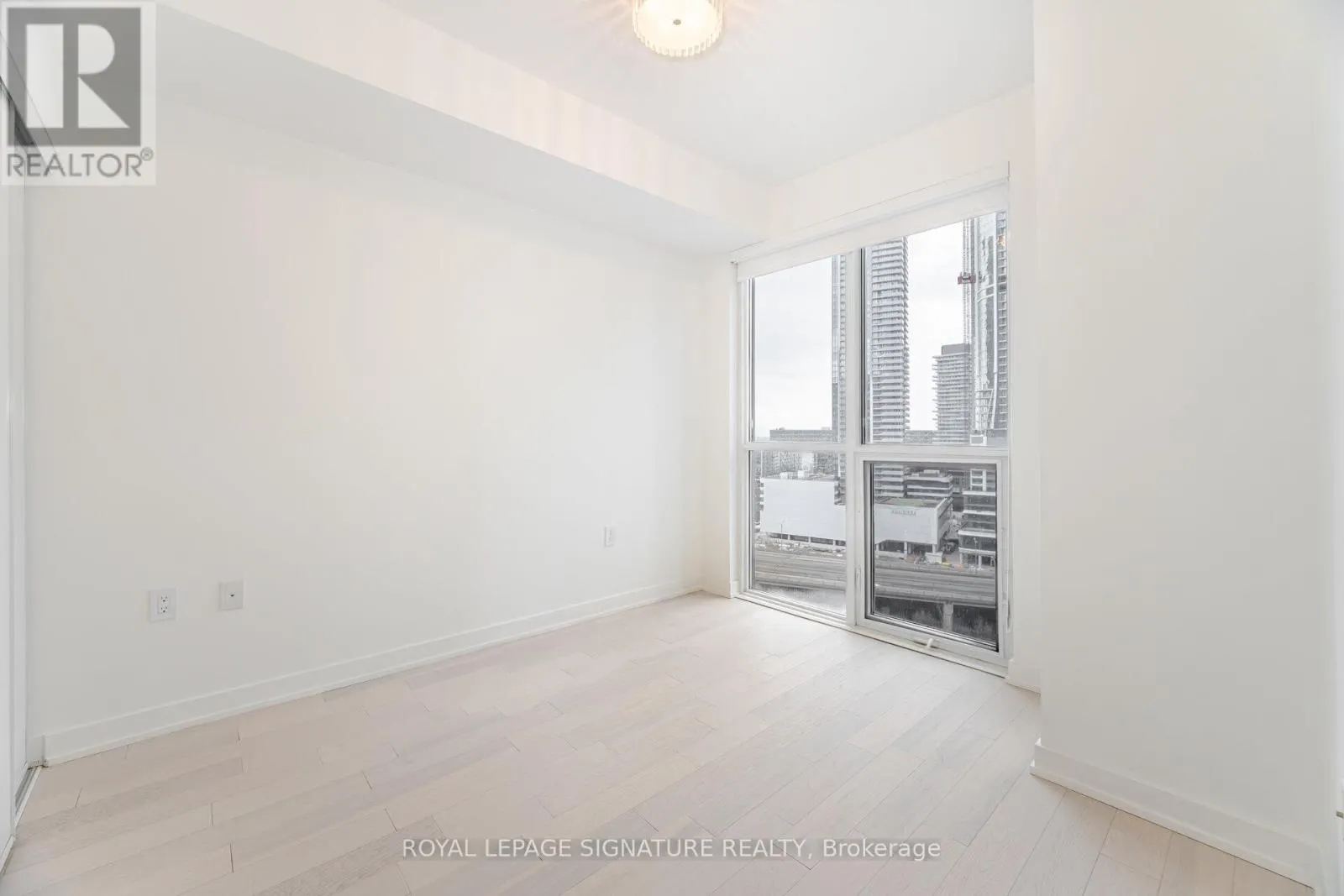 1501 - 1 THE ESPLANADE DRIVE