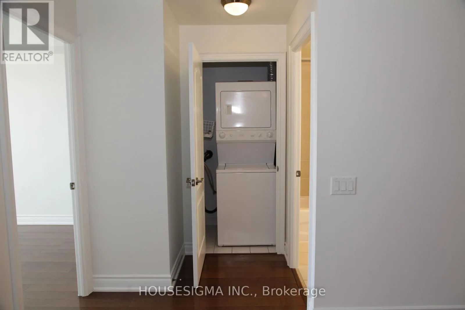 1208 - 2 CLAIRTRELL ROAD