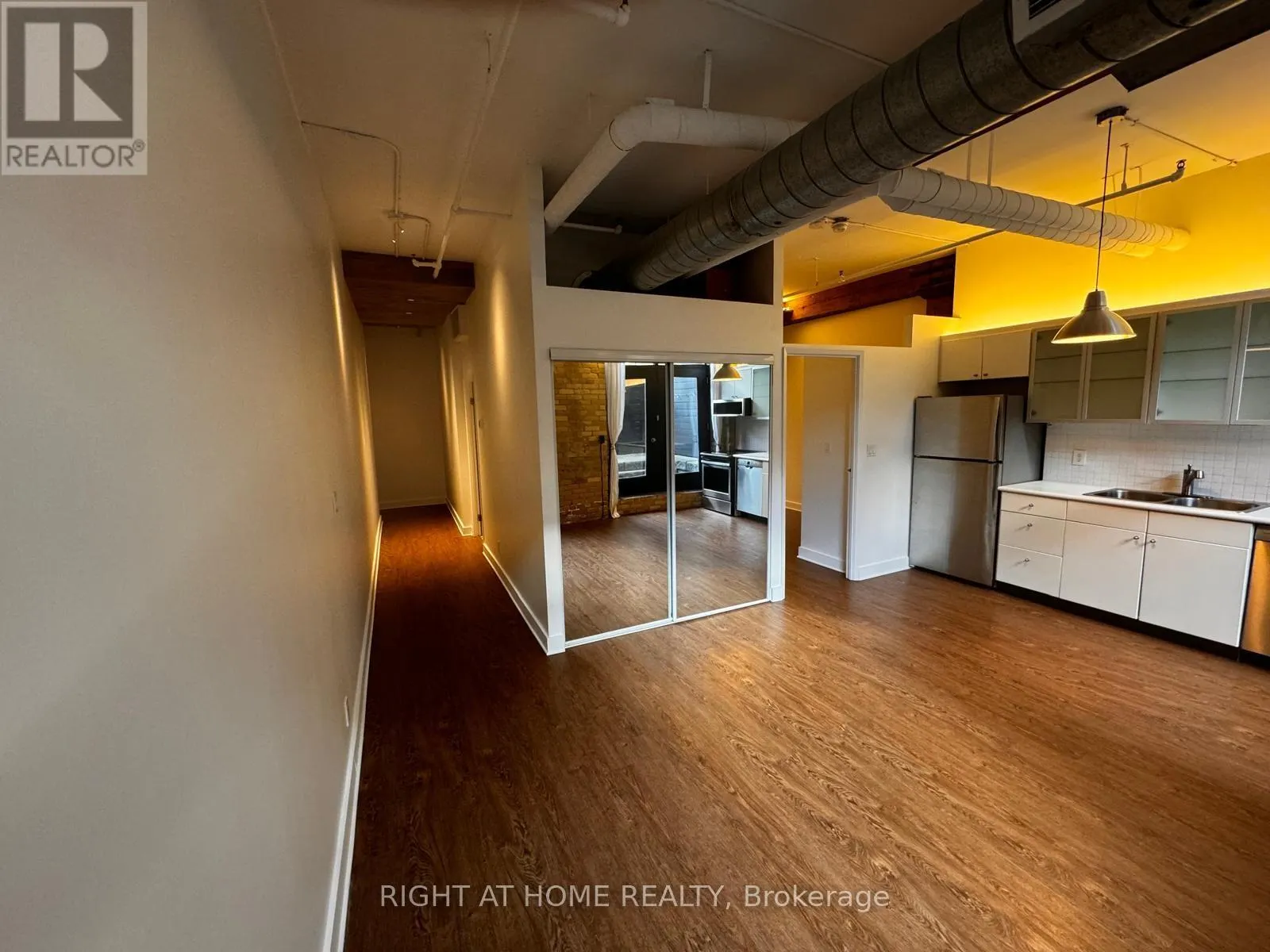 106 - 383 ADELAIDE STREET E