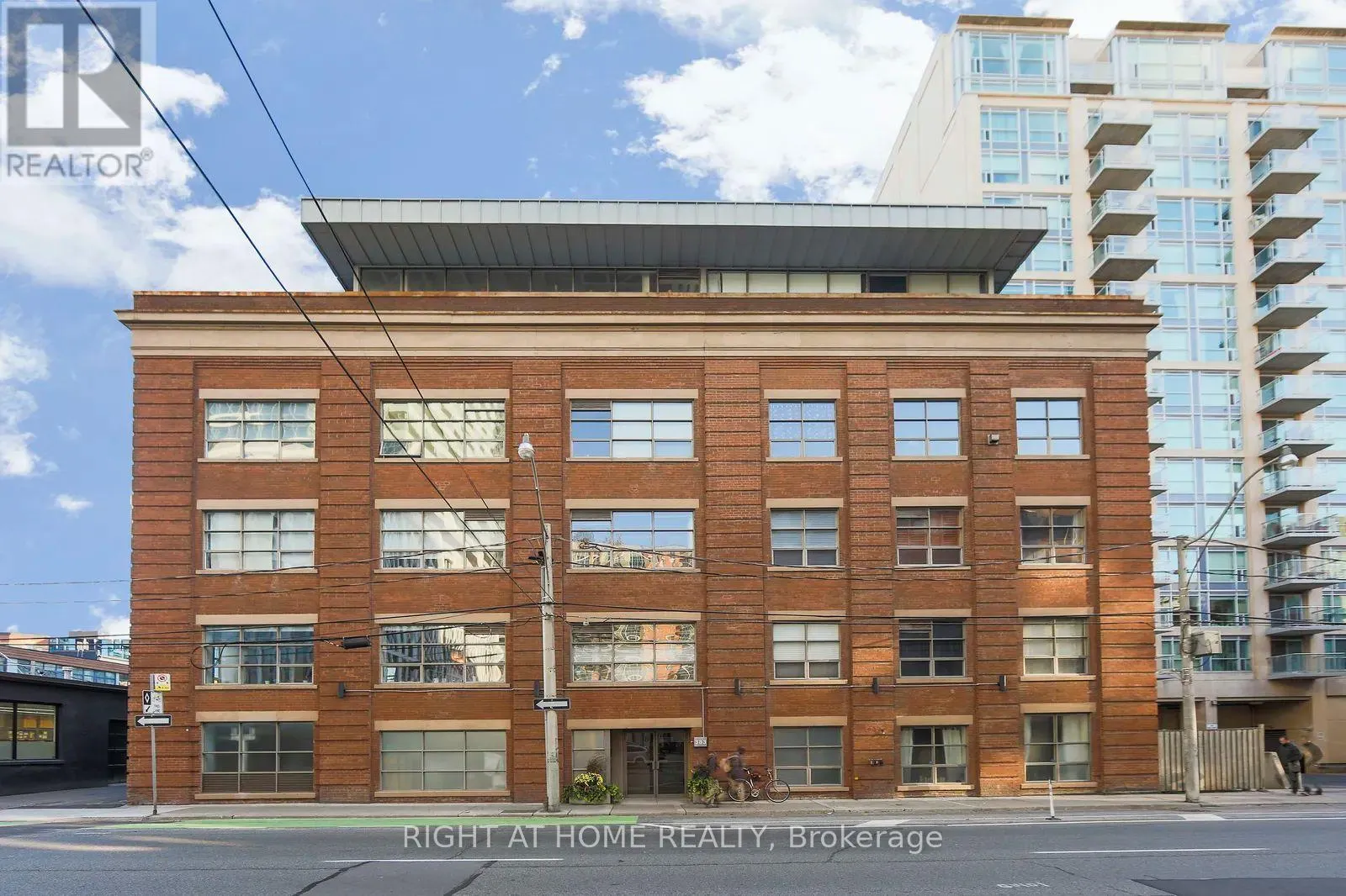 106 - 383 ADELAIDE STREET E