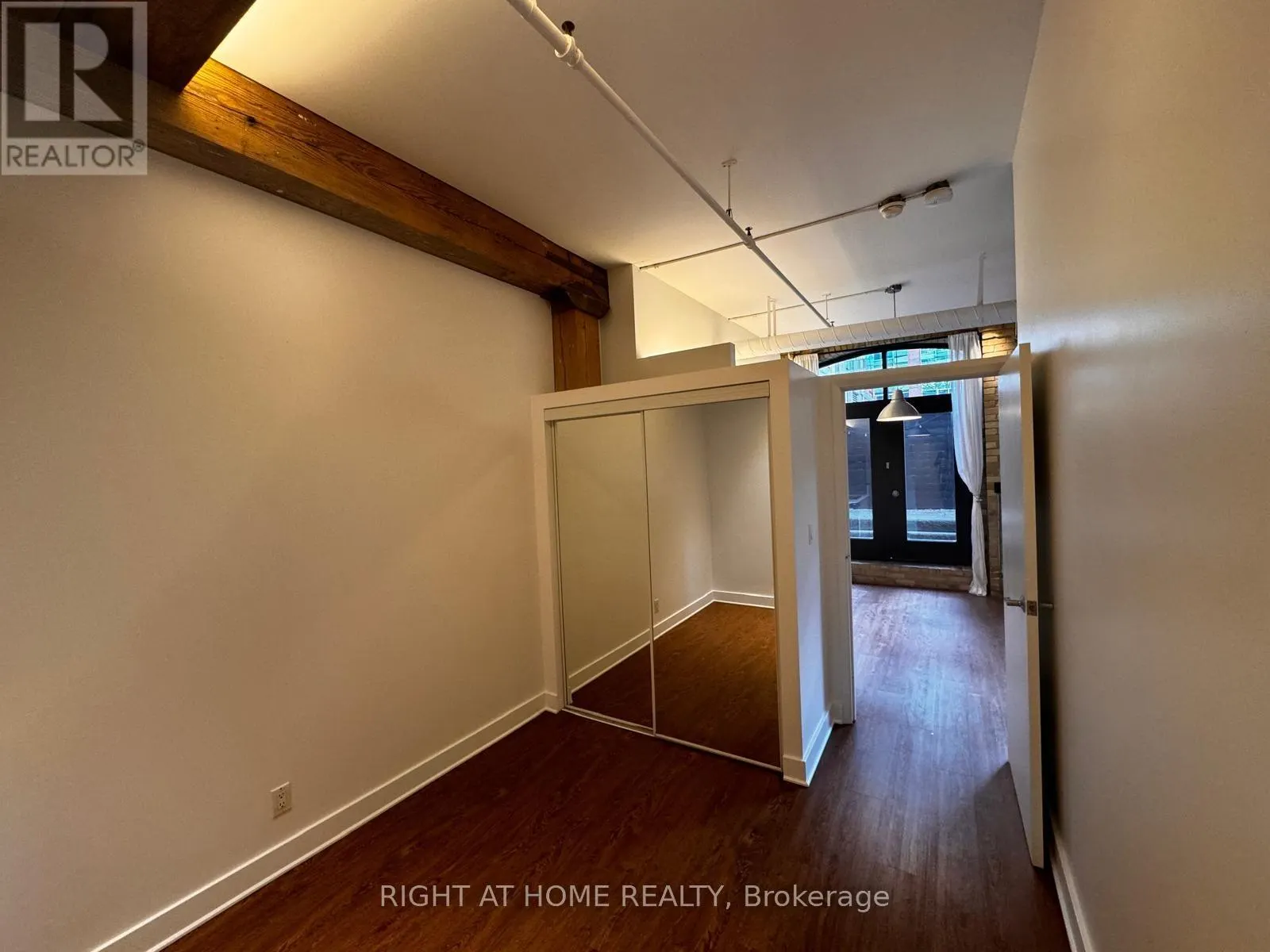 106 - 383 ADELAIDE STREET E