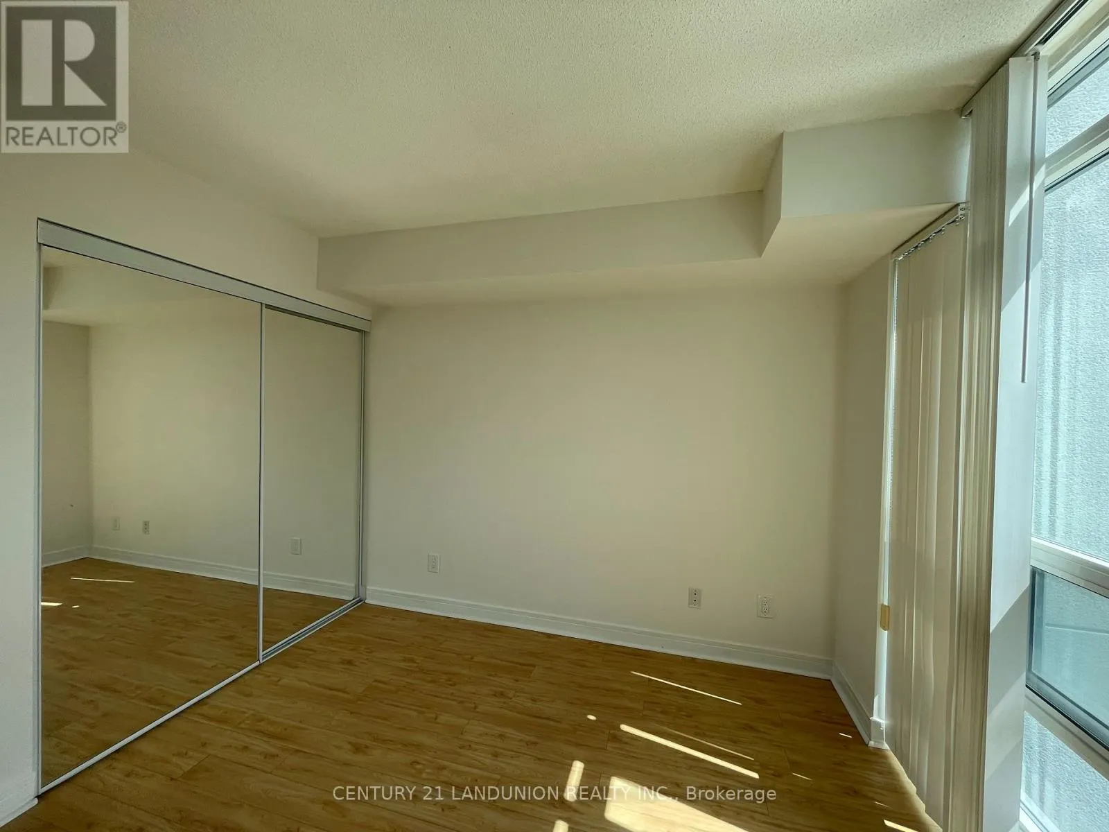 2115 - 35 BALES AVENUE
