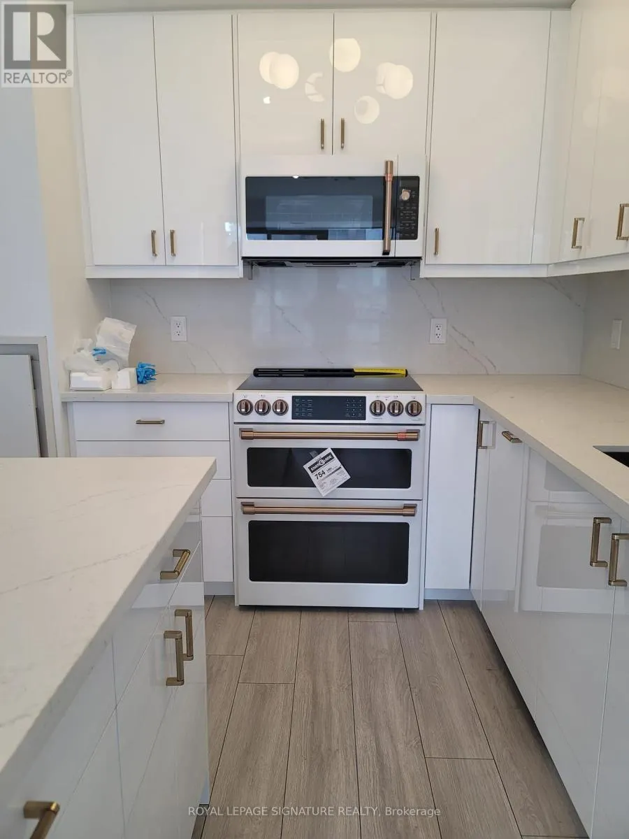 1311 - 438 KING STREET W