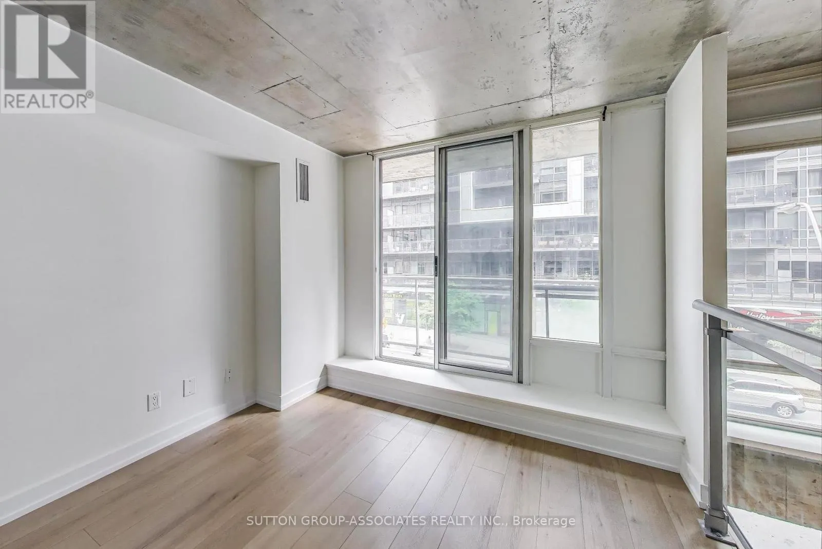 213 - 1029 KING STREET W