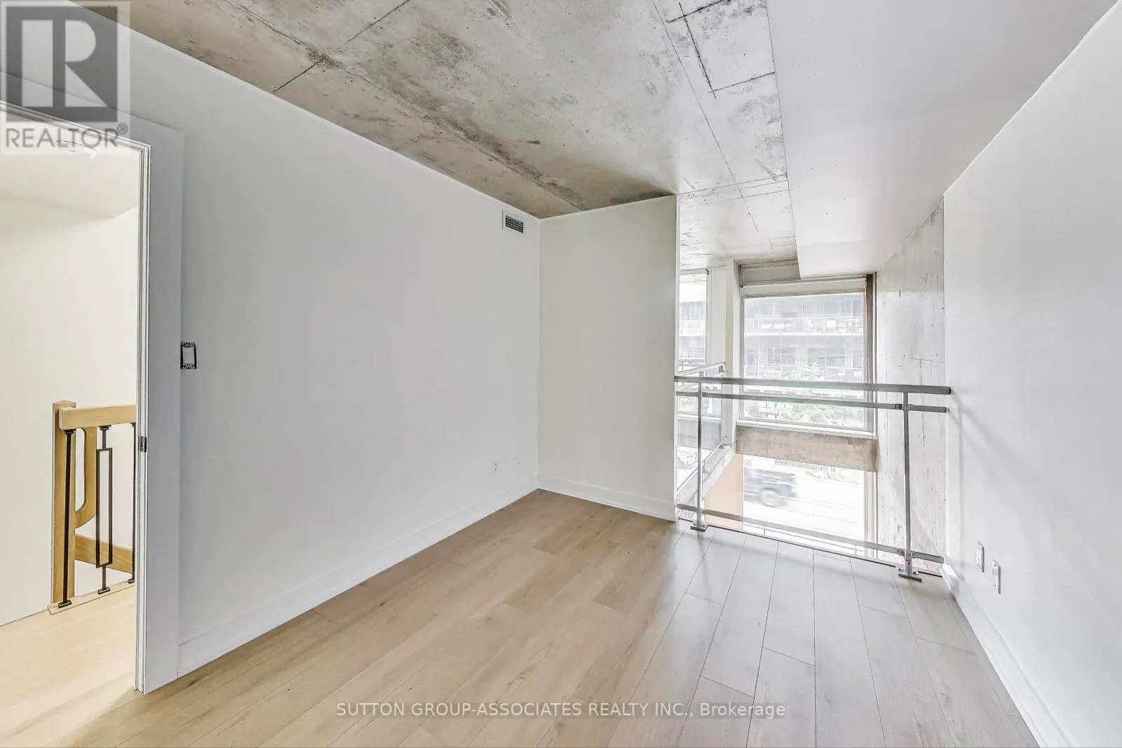 213 - 1029 KING STREET W