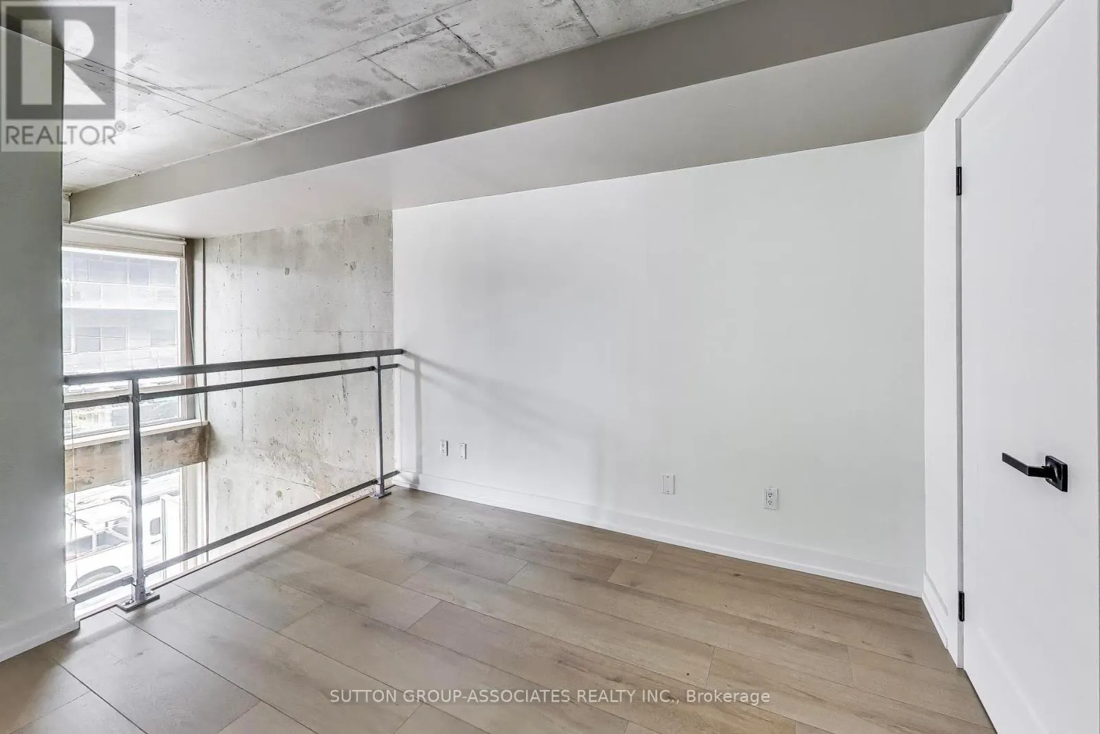 213 - 1029 KING STREET W