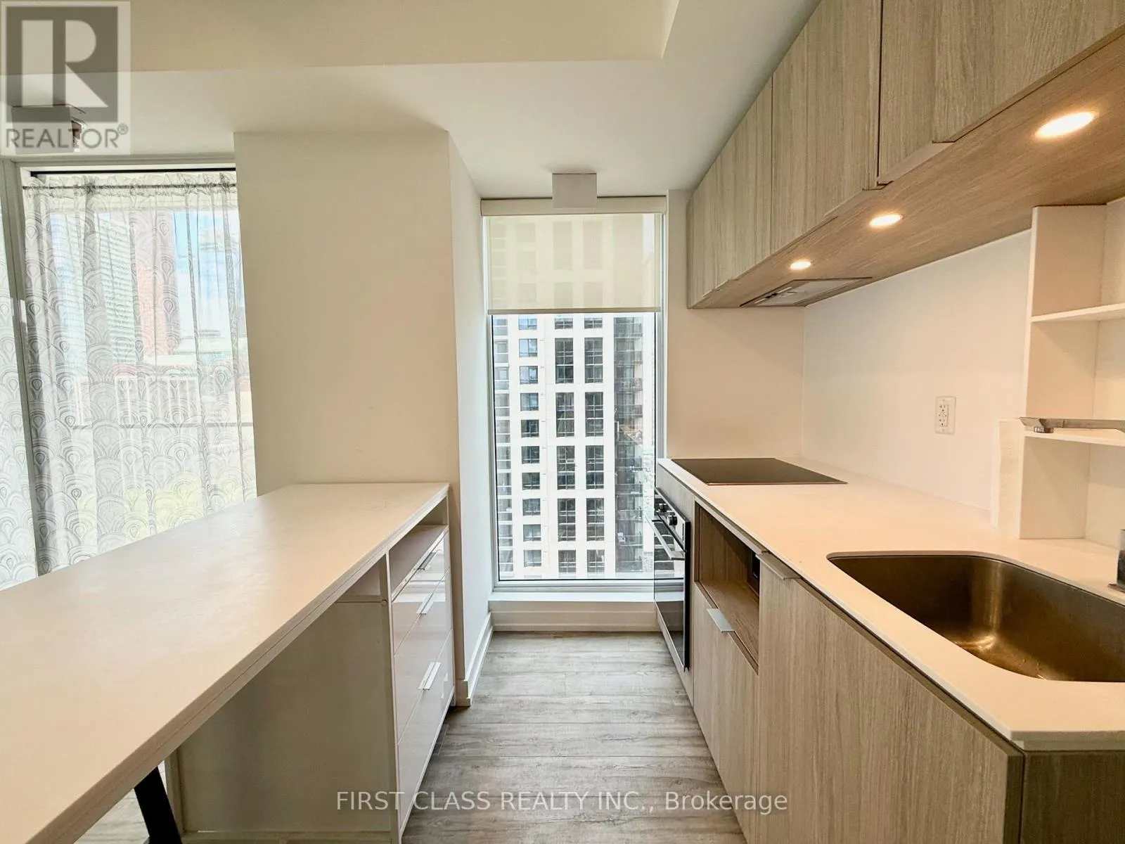 1802 - 77 SHUTER STREET