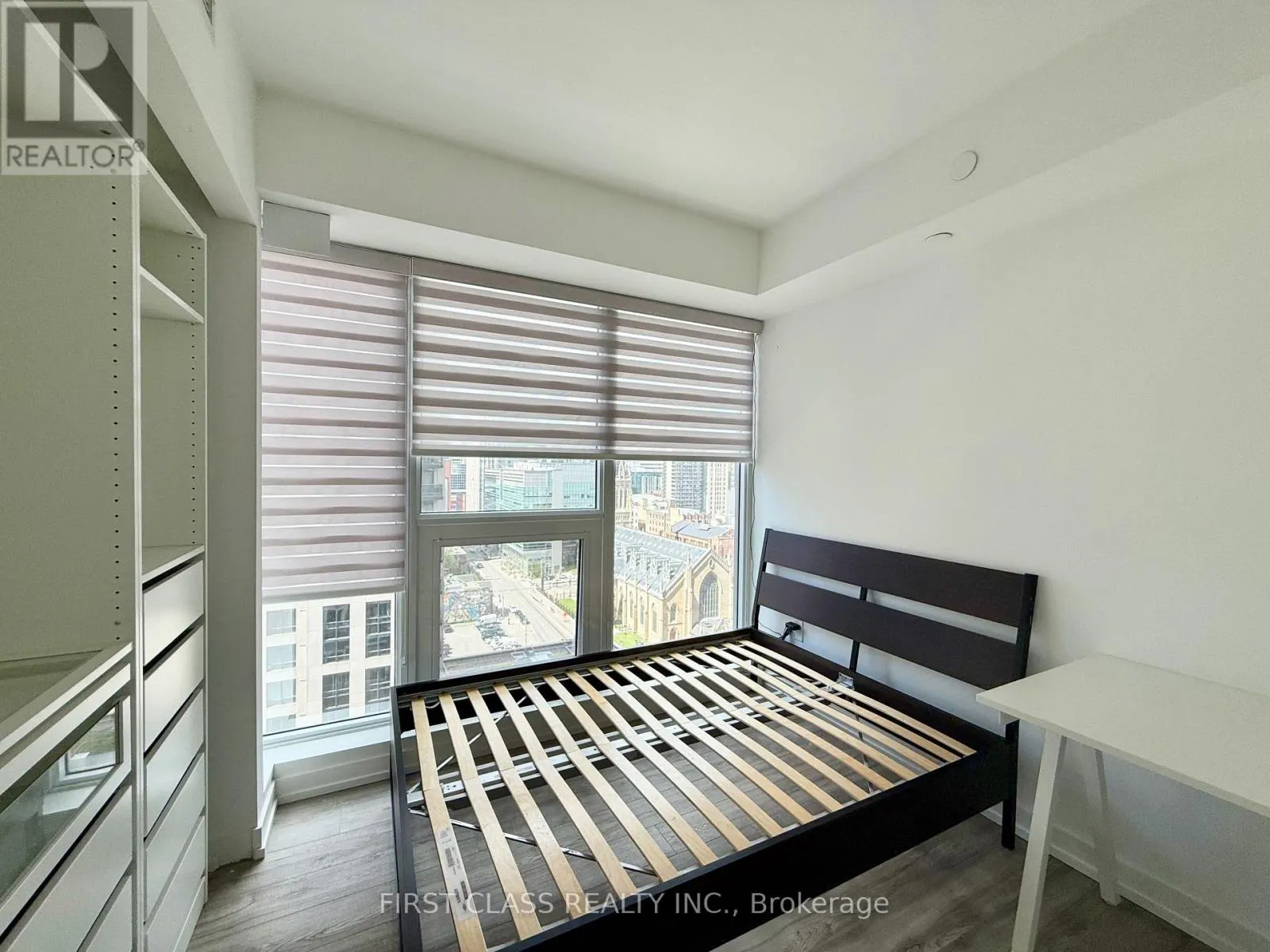 1802 - 77 SHUTER STREET