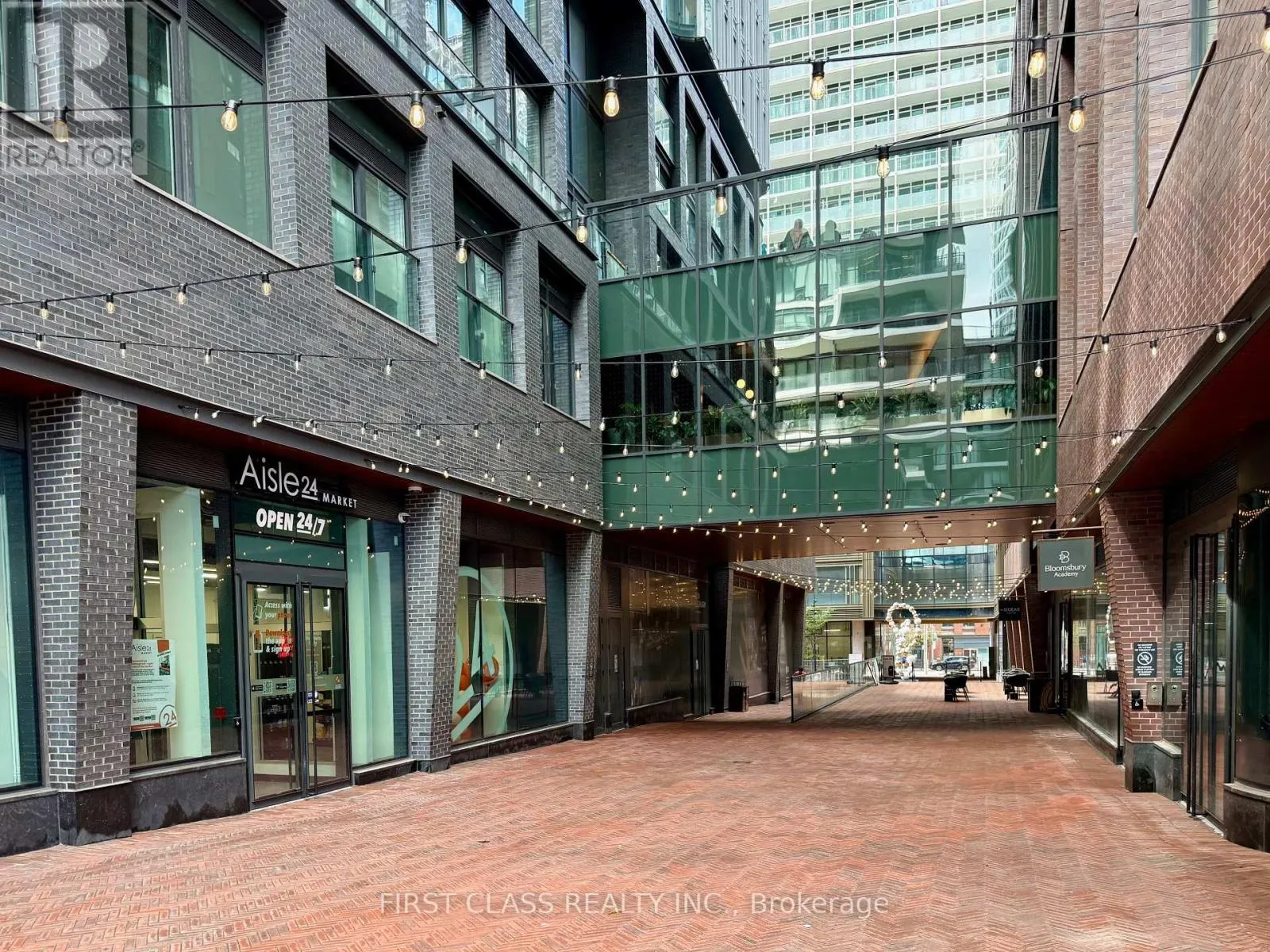 1802 - 77 SHUTER STREET