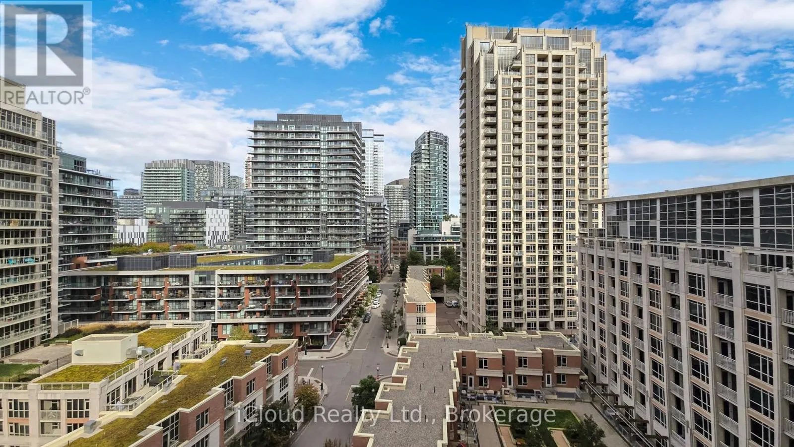 2707 - 628 FLEET STREET