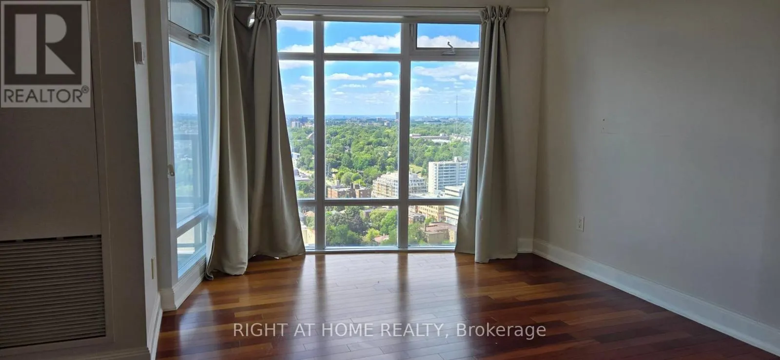 2805 - 2181 YONGE STREET