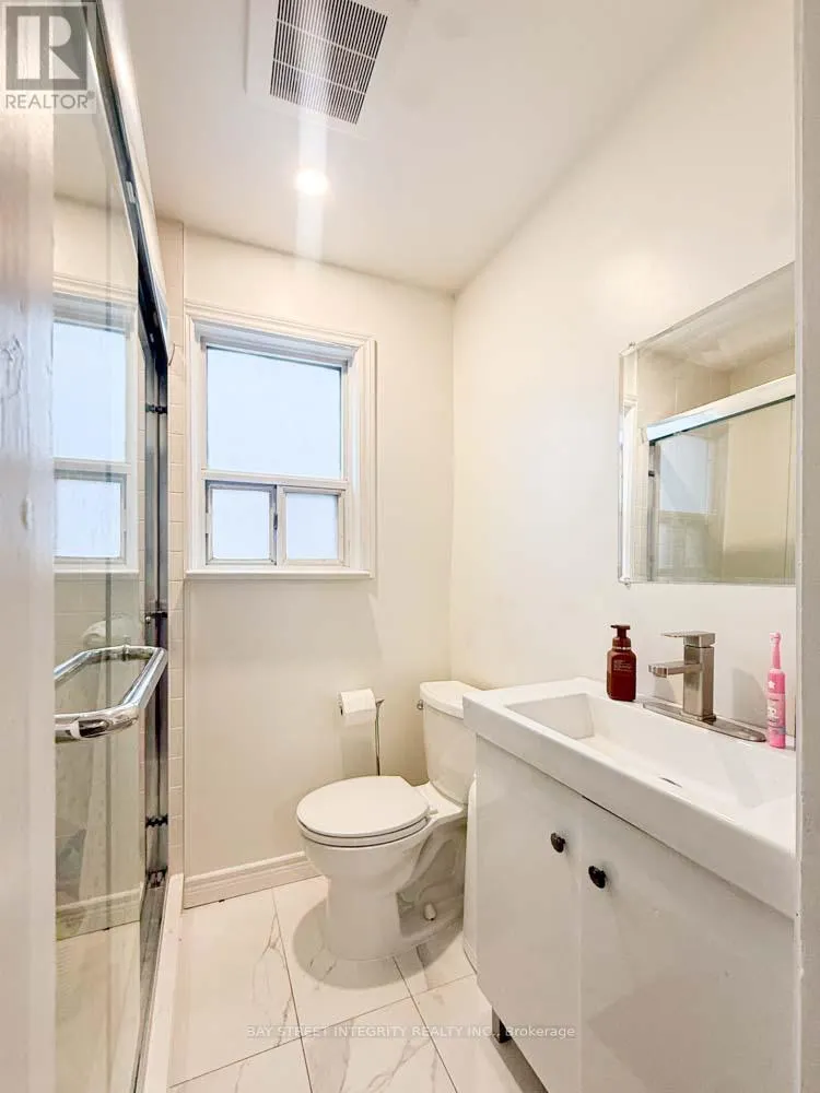 UPPER - 315 LAIRD DRIVE