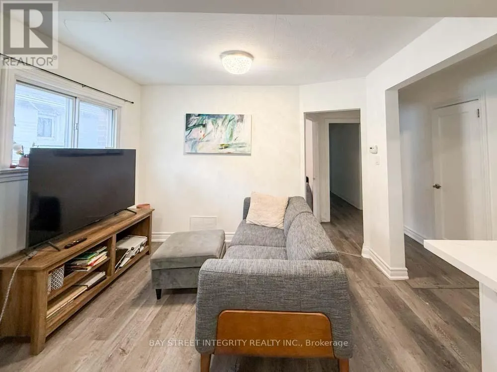 UPPER - 315 LAIRD DRIVE