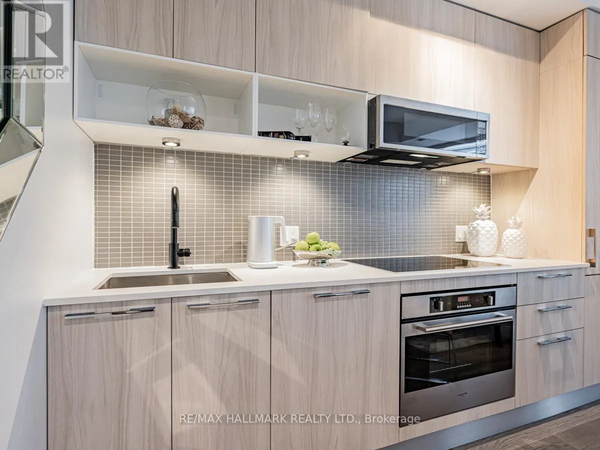 10 - 501 ADELAIDE STREET W
