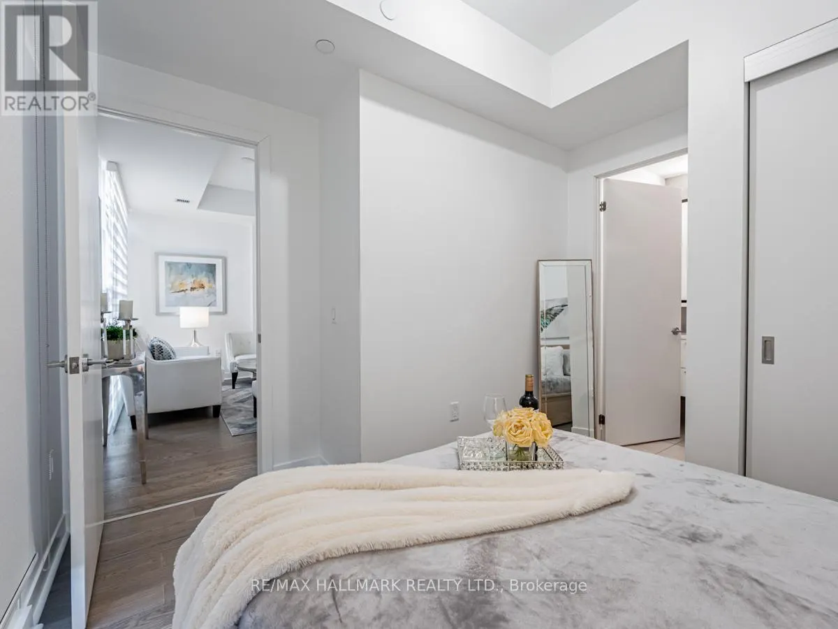 10 - 501 ADELAIDE STREET W