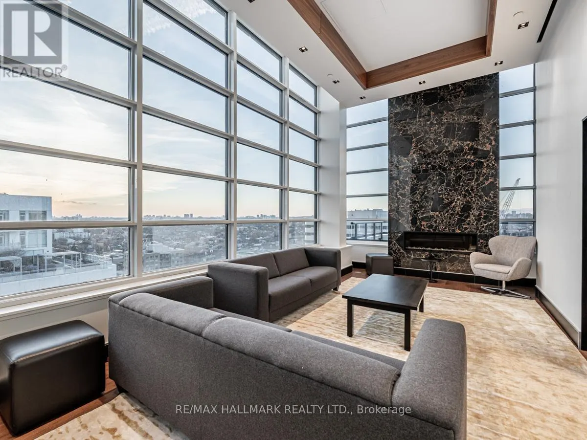 10 - 501 ADELAIDE STREET W