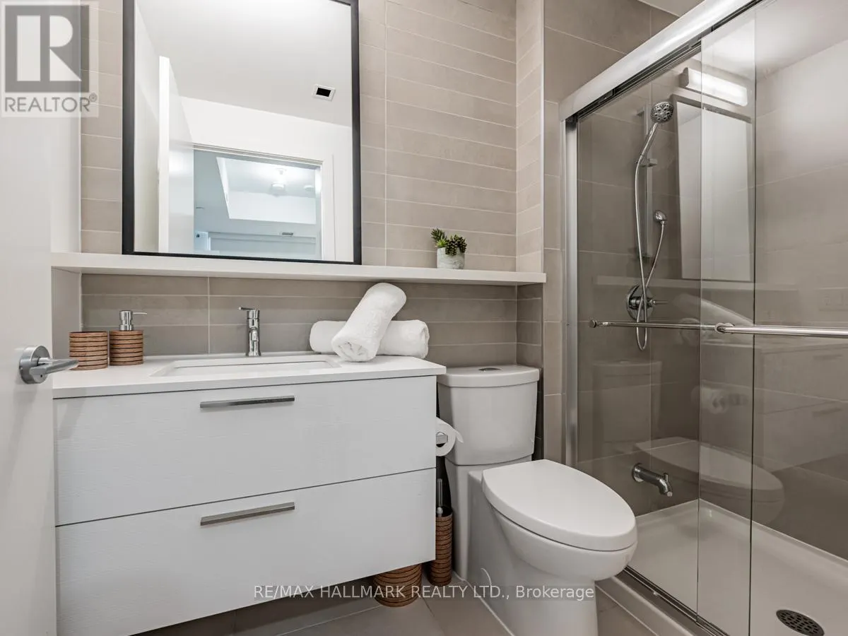 10 - 501 ADELAIDE STREET W