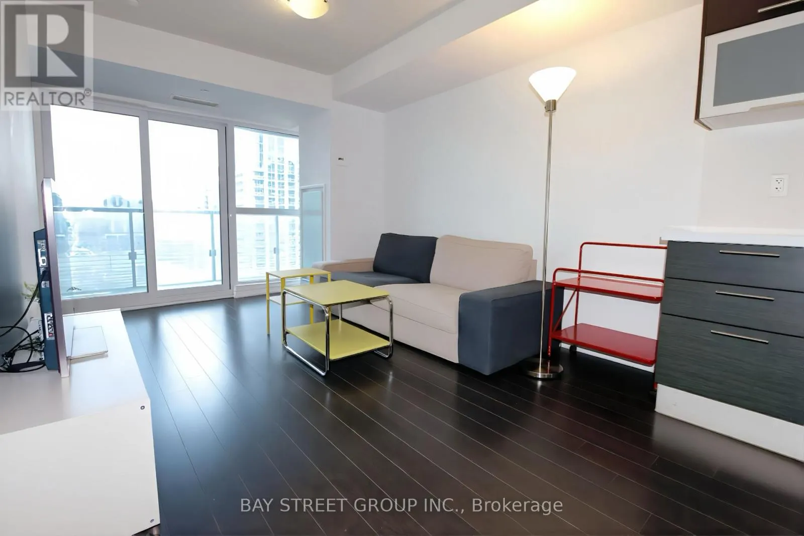 2213 - 386 YONGE STREET
