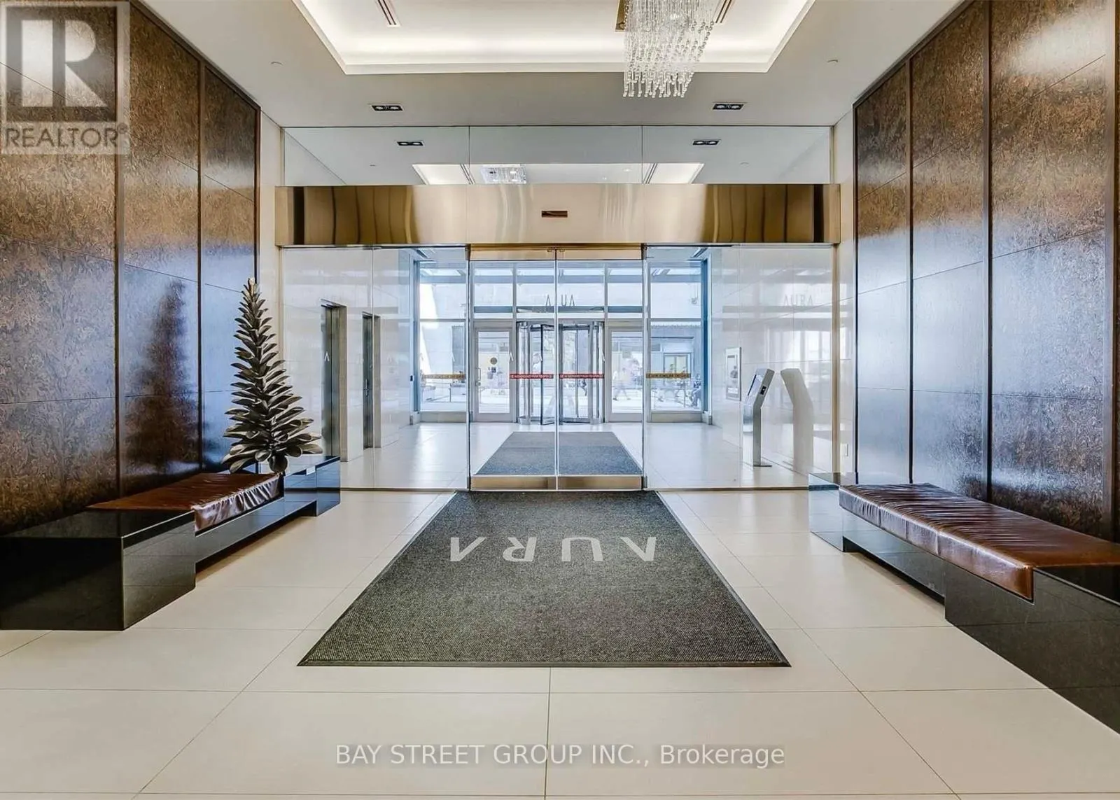 2213 - 386 YONGE STREET