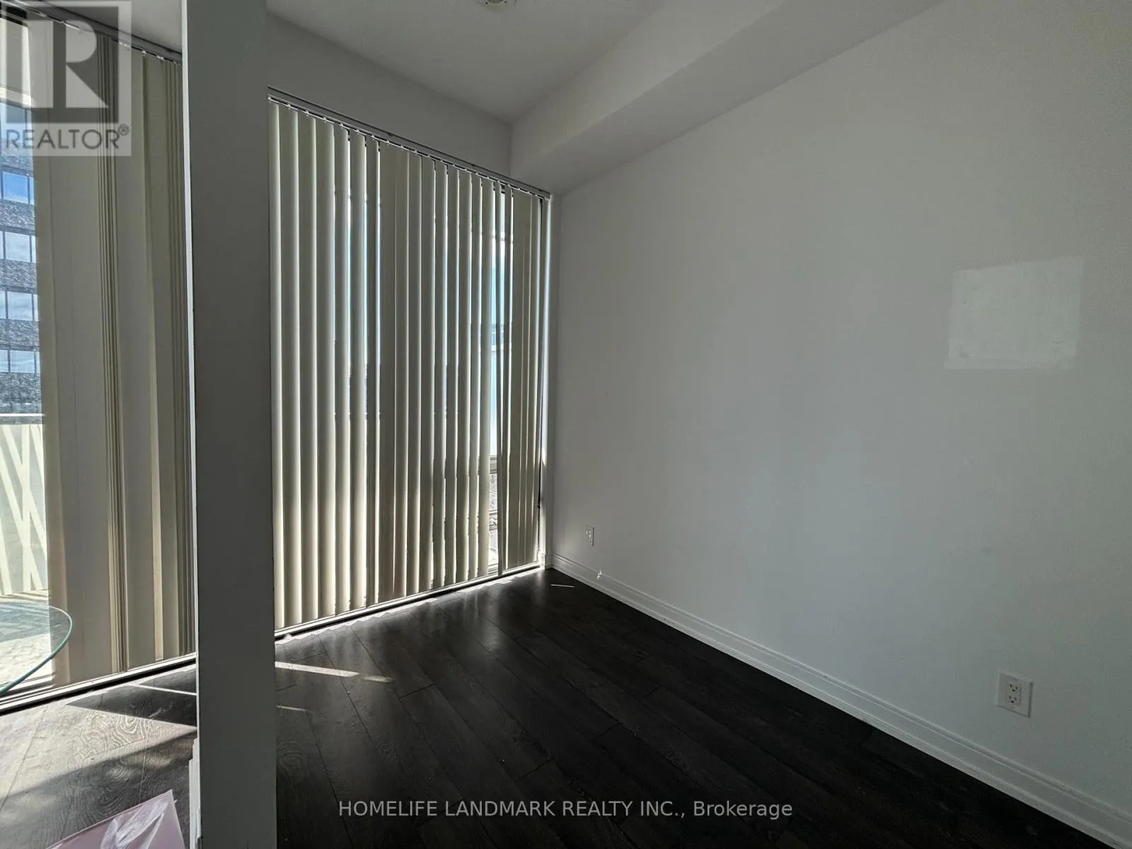 4604 - 50 CHARLES STREET E