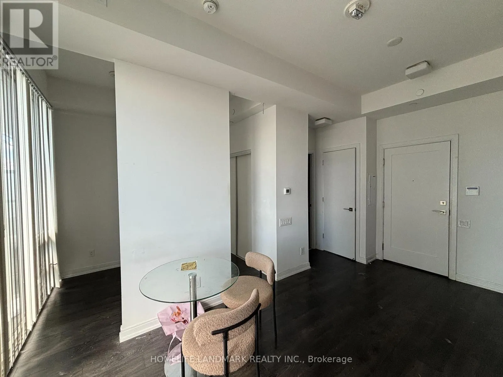 4604 - 50 CHARLES STREET E
