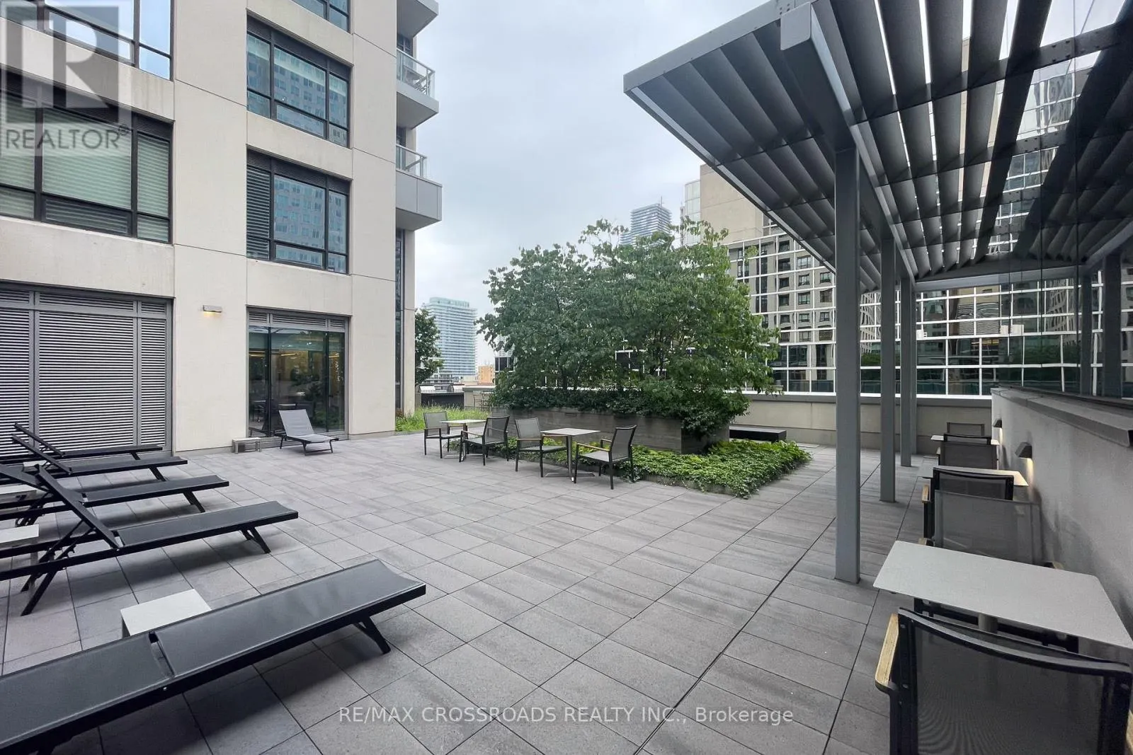 3405 - 88 SCOTT STREET