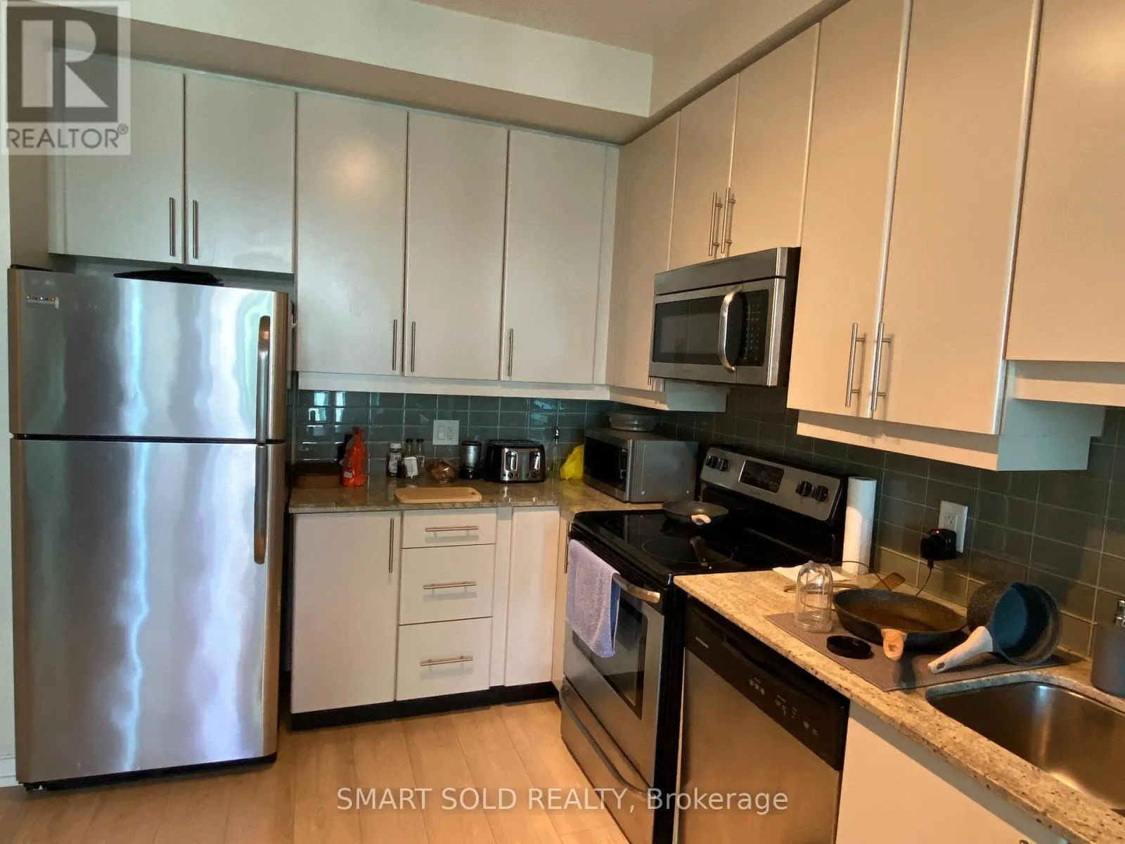 2807 - 33 BAY STREET