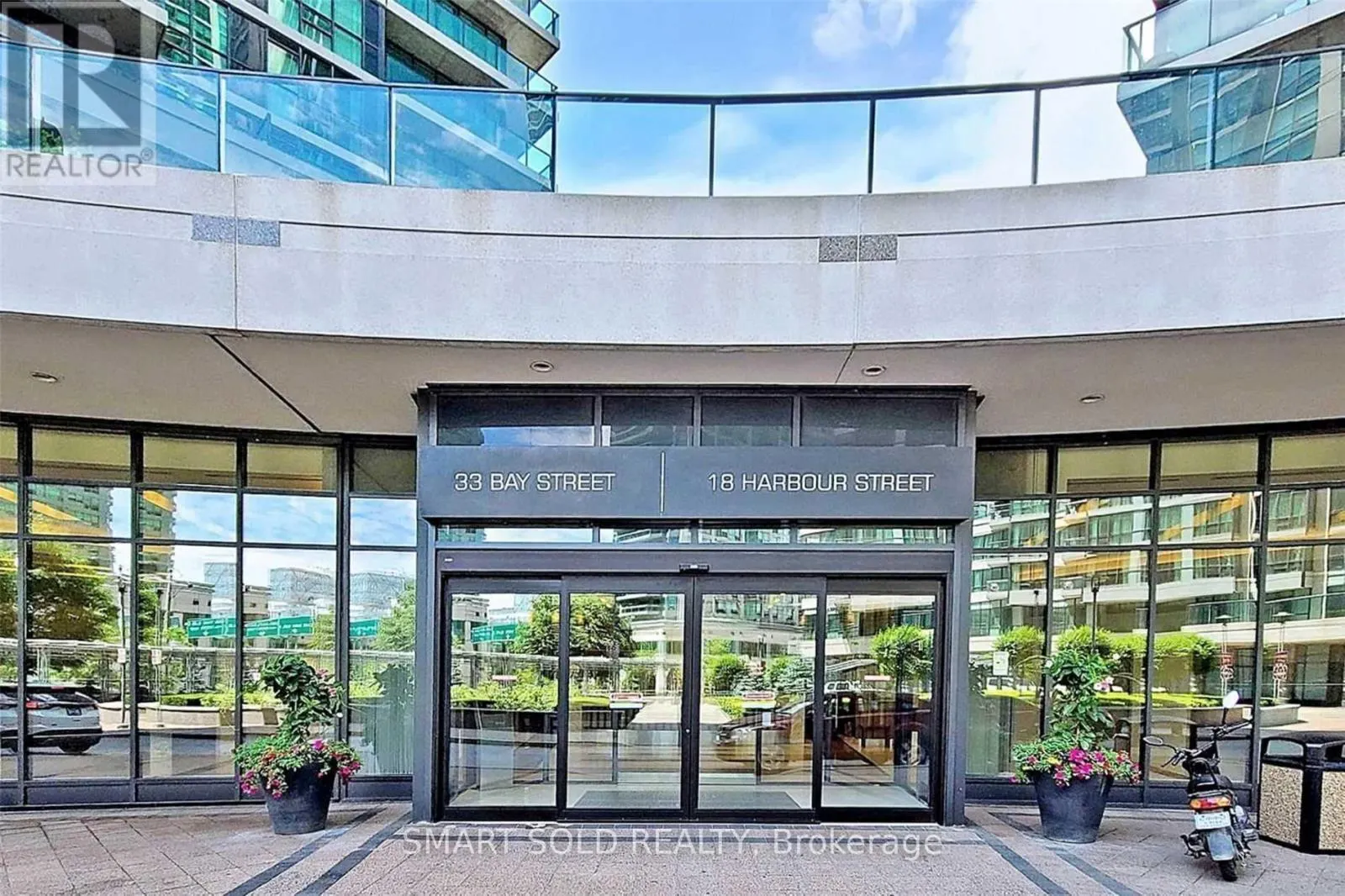 2807 - 33 BAY STREET
