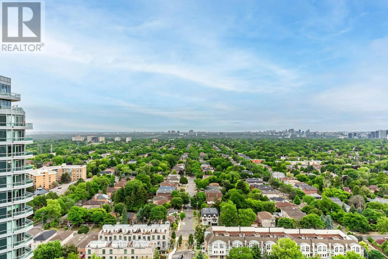 2509 - 15 HOLMES AVENUE