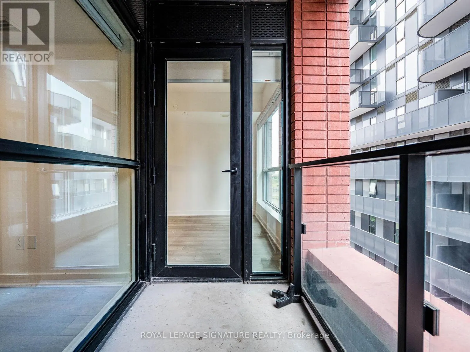525 - 8 TIPPETT ROAD