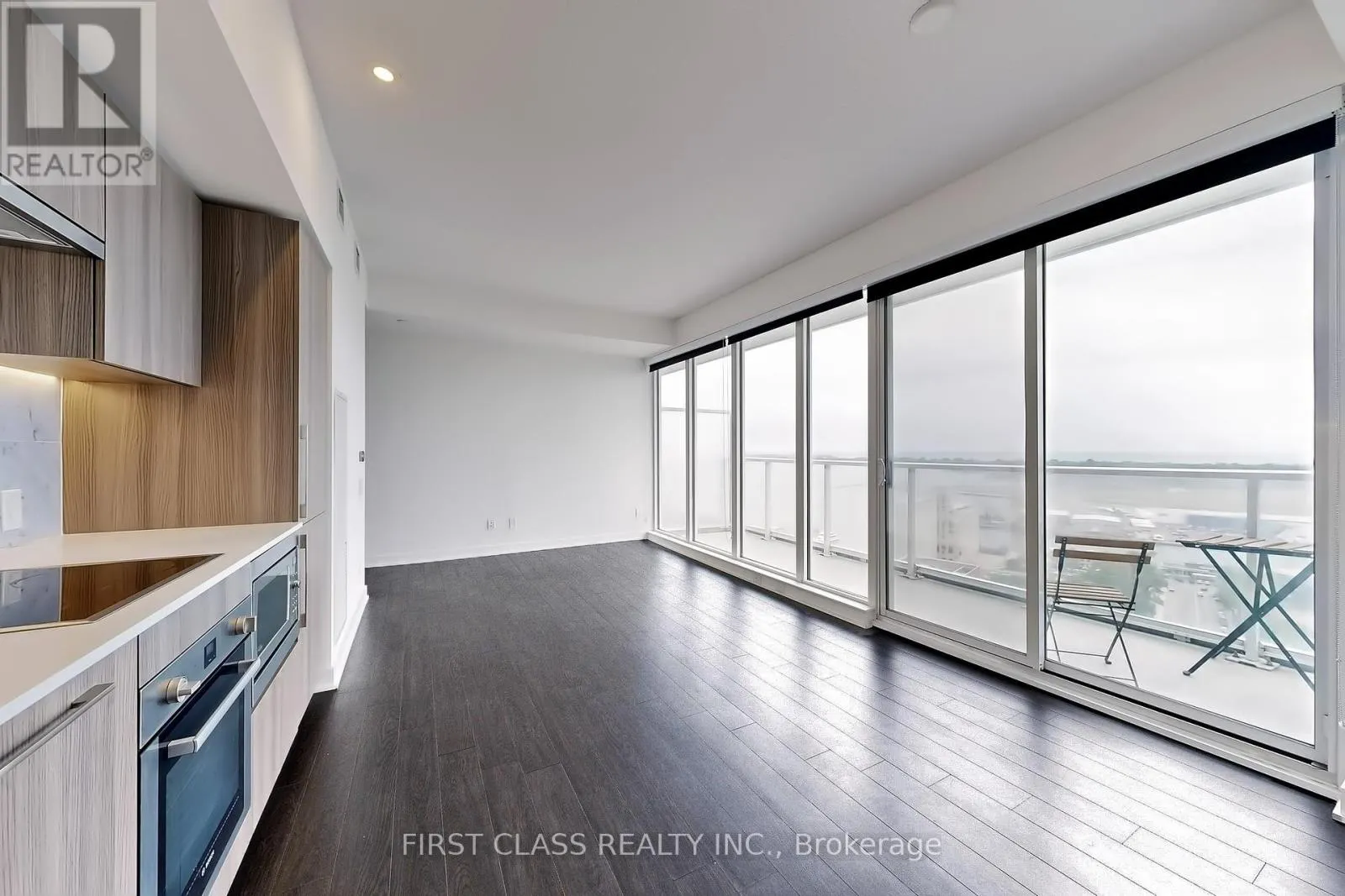 3012 - 19 BATHURST STREET